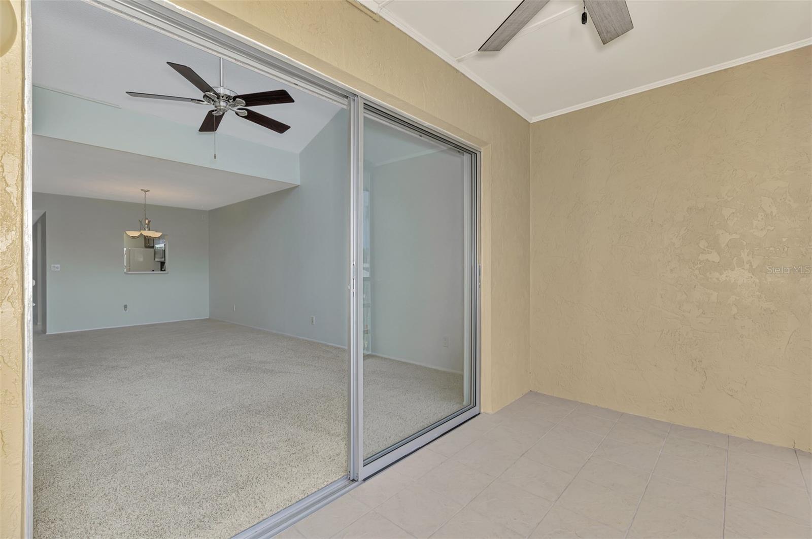 Image 25 of 31 For 725 Capri Isles Boulevard 725