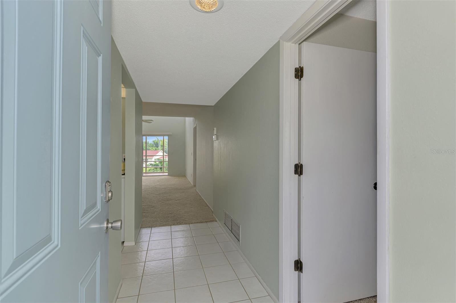 Image 7 of 31 For 725 Capri Isles Boulevard 725