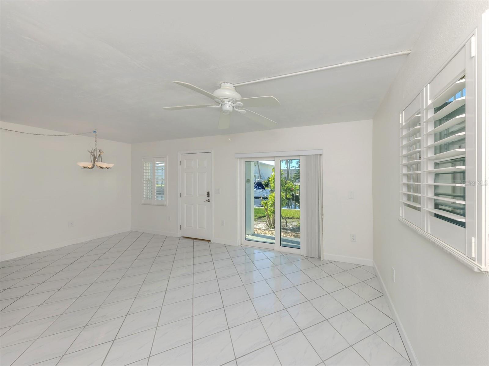 Image 12 of 69 For 1001 Inlet Circle 169
