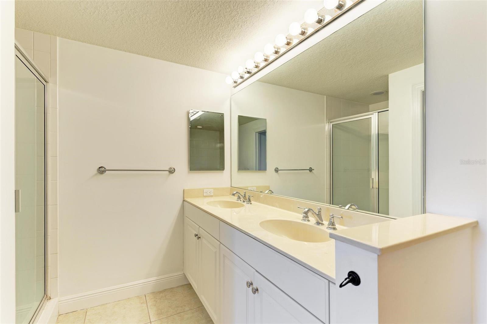 Image 38 of 99 For 800 Tamiami Trail 212