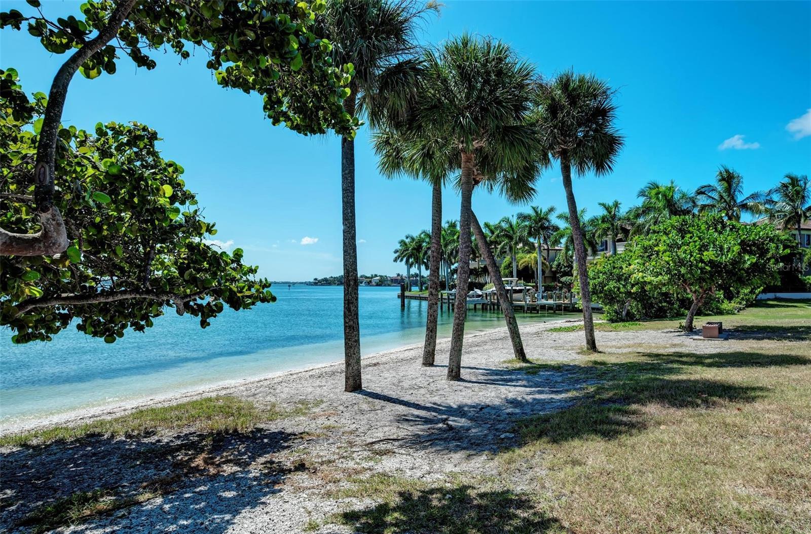 Image 90 of 99 For 800 Tamiami Trail 212