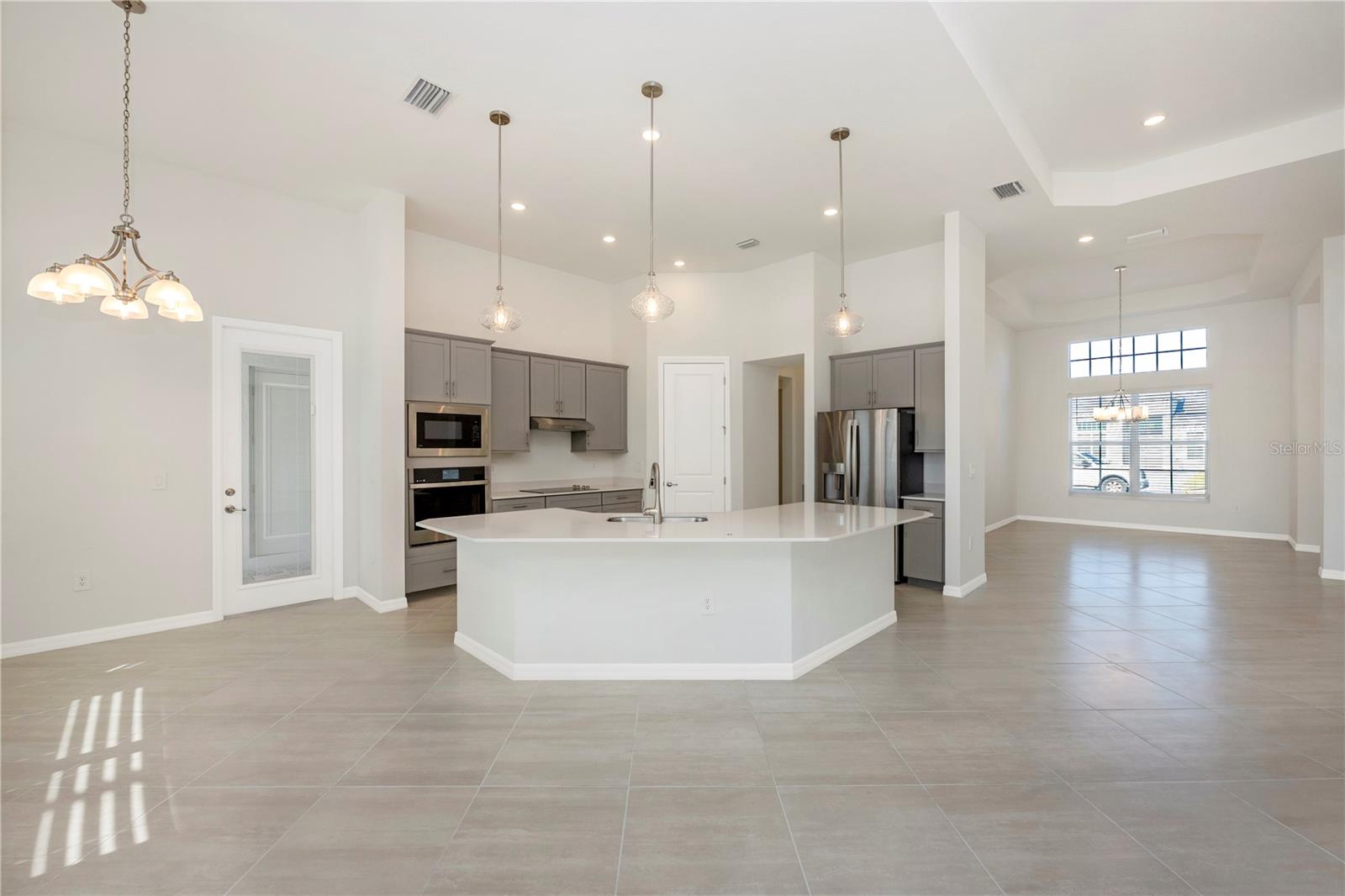 Image 16 of 100 For 12655 Wellen Golf Street