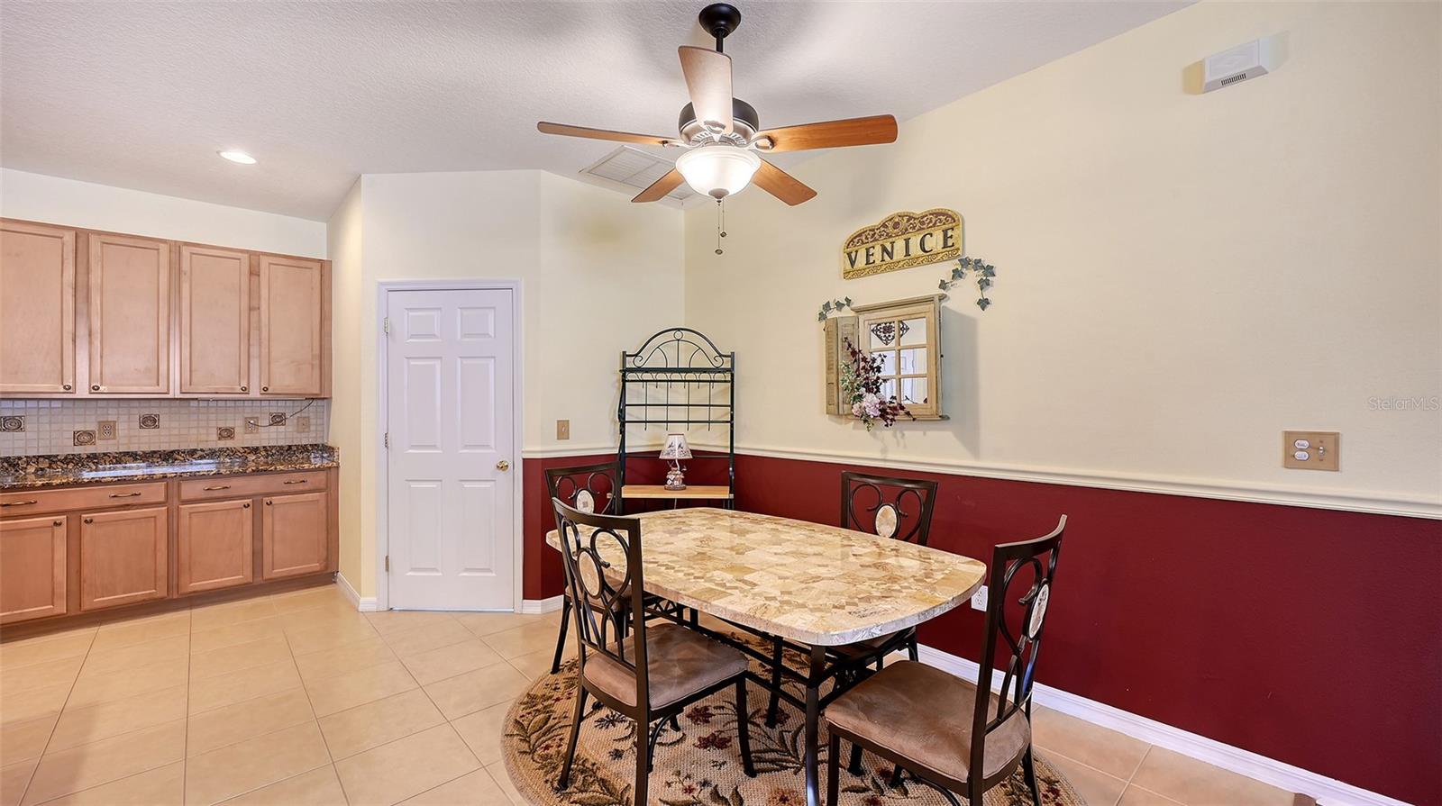 Image 14 of 48 For 5238 Athens Way