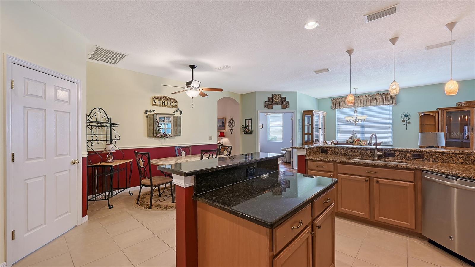 Image 18 of 48 For 5238 Athens Way