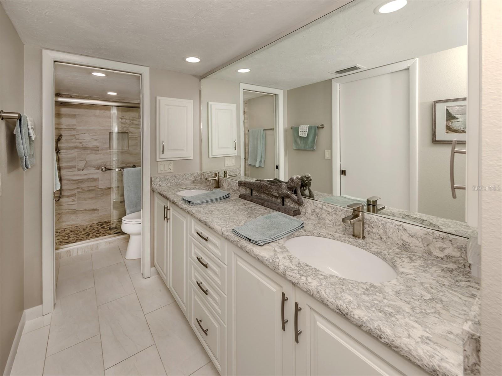 Image 23 of 63 For 1100 Capri Isles Boulevard 423