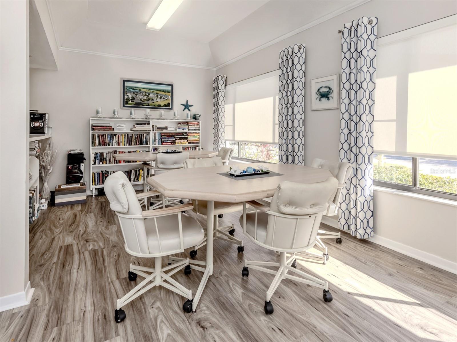 Image 32 of 63 For 1100 Capri Isles Boulevard 423
