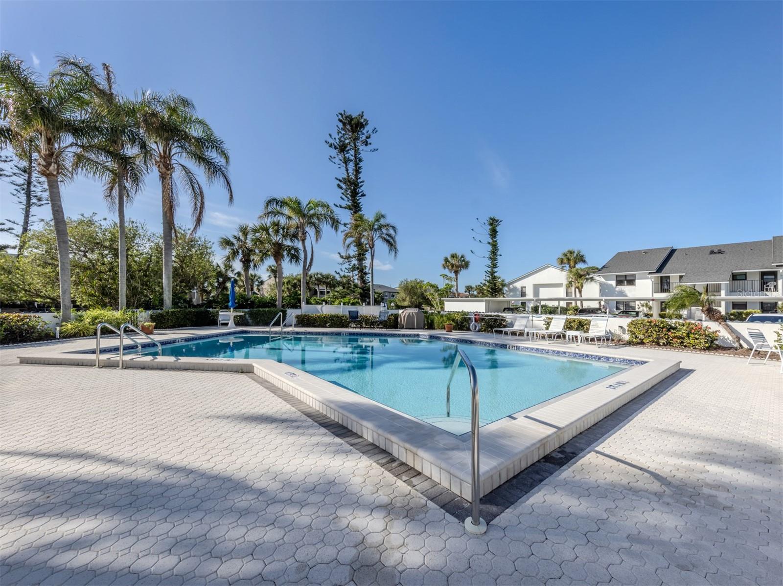 Image 36 of 63 For 1100 Capri Isles Boulevard 423