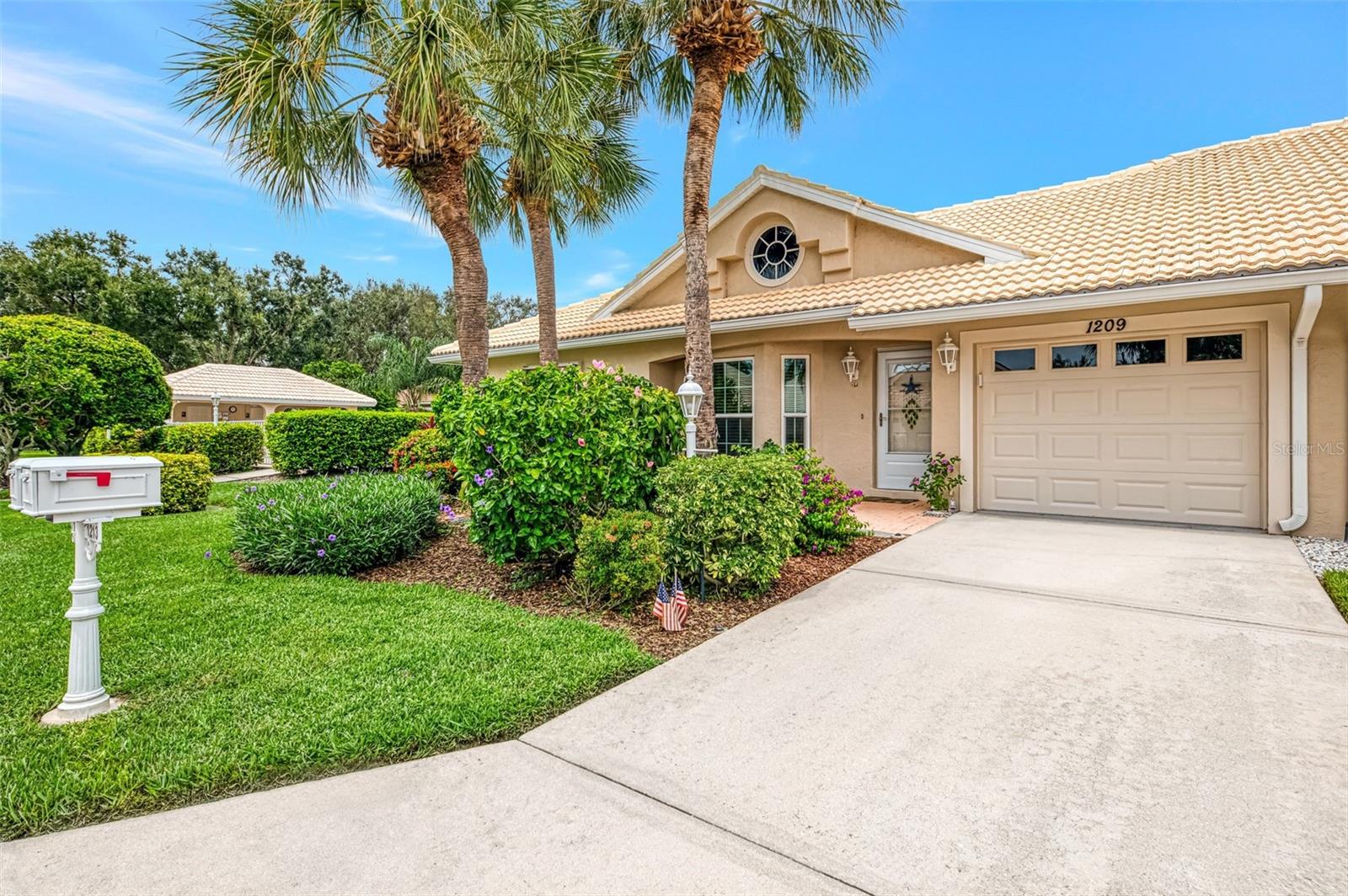 Details for 1209 Berkshire Circle, VENICE, FL 34292