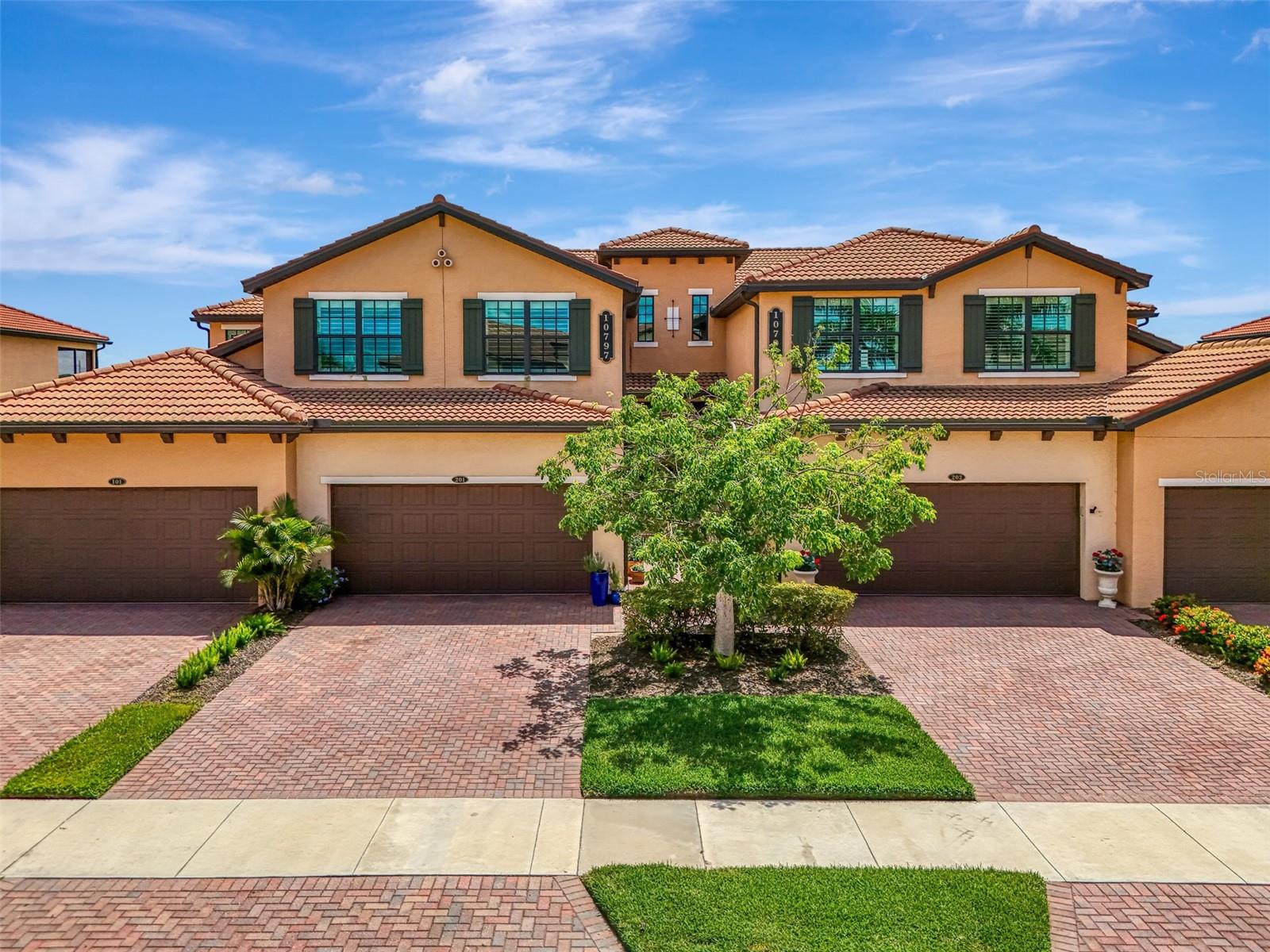 Image 2 of 98 For 10797 Tarflower Drive 201