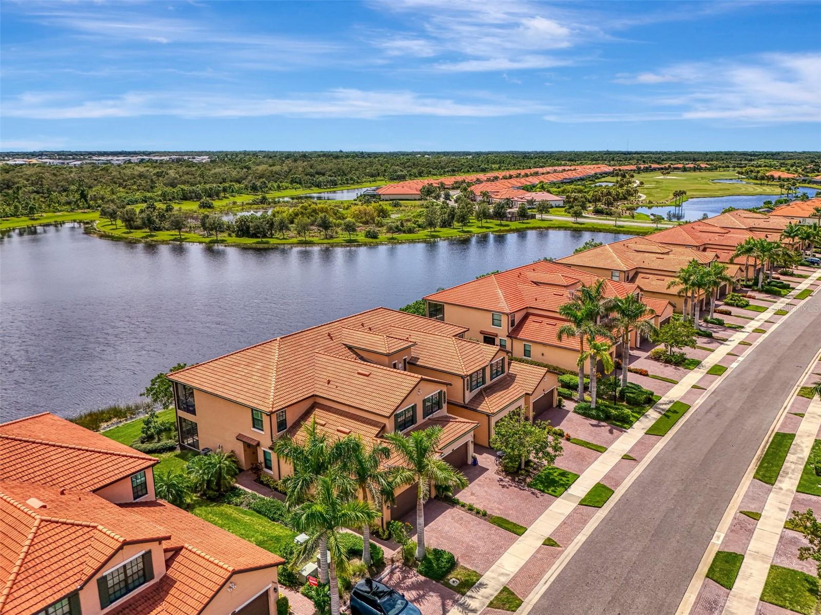 Image 4 of 98 For 10797 Tarflower Drive 201