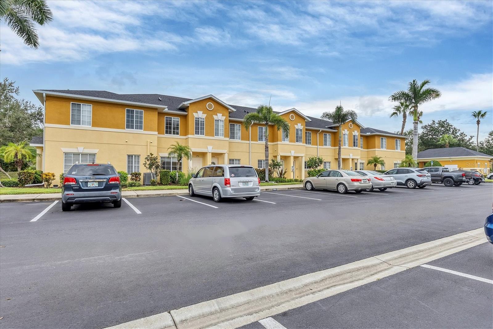 Image 4 of 47 For 12950 Tigers Eye Drive