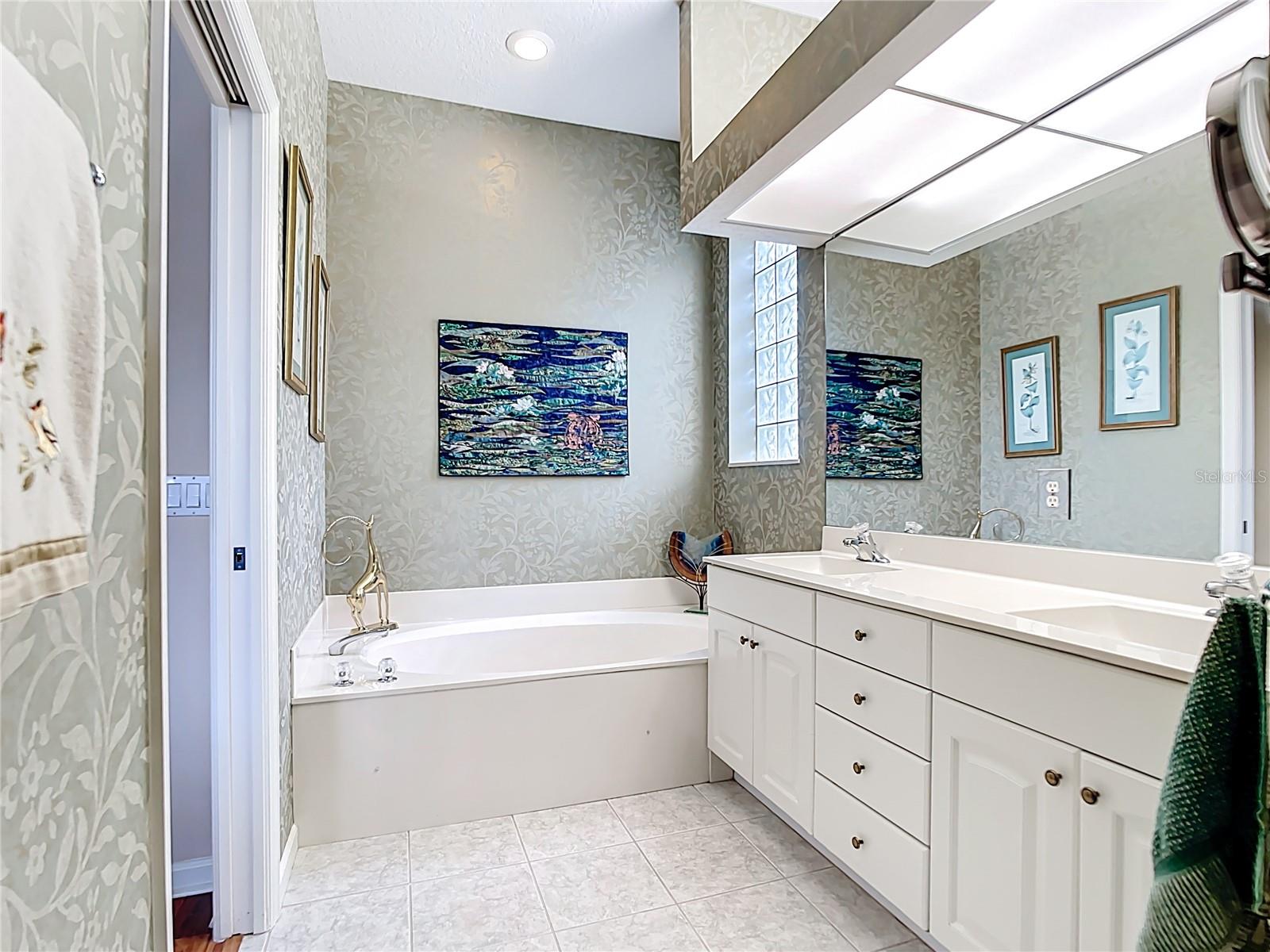 Image 39 of 78 For 902 Tartan Drive 29