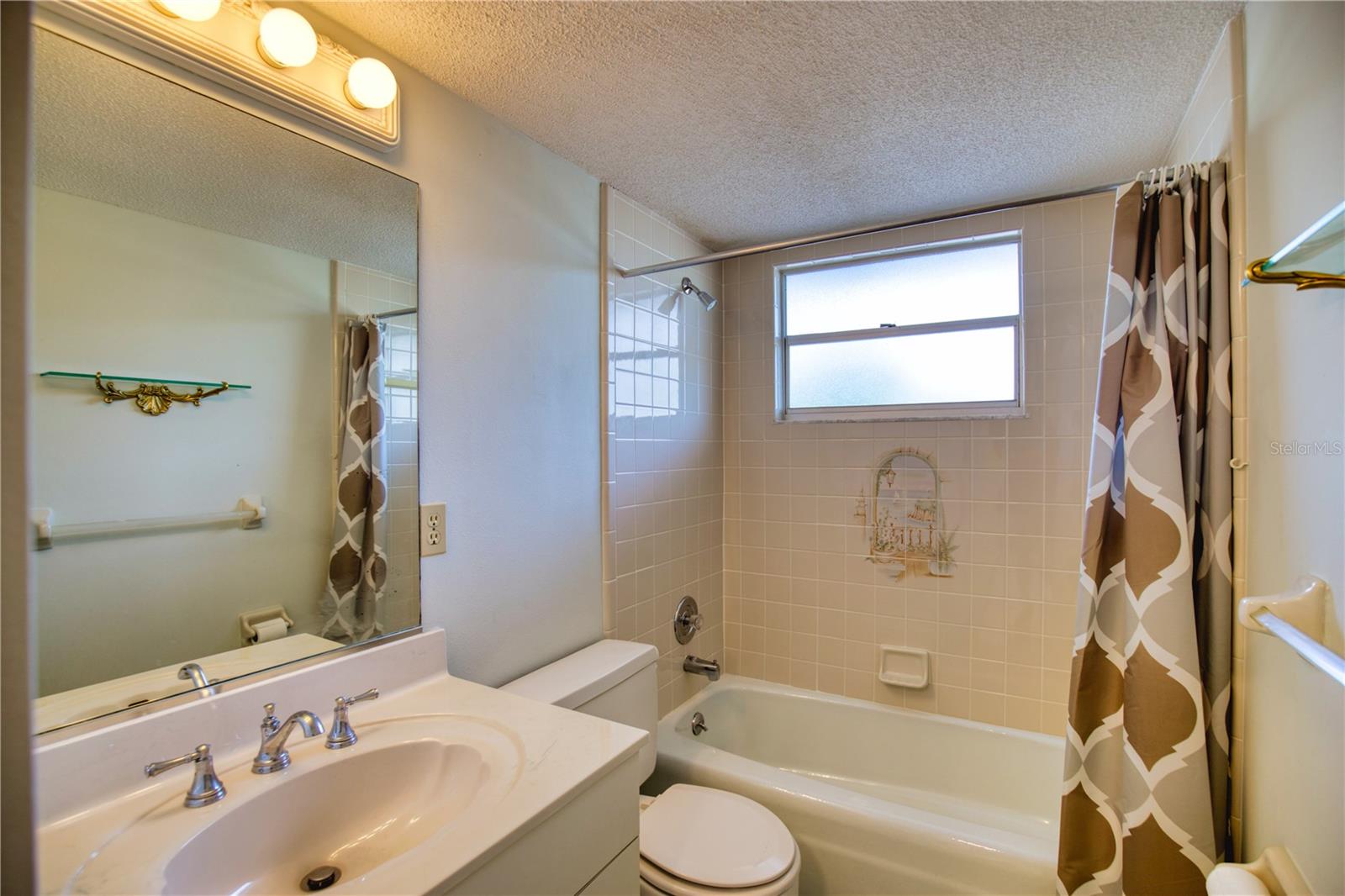 Image 21 of 25 For 102 Capri Isles Boulevard 207