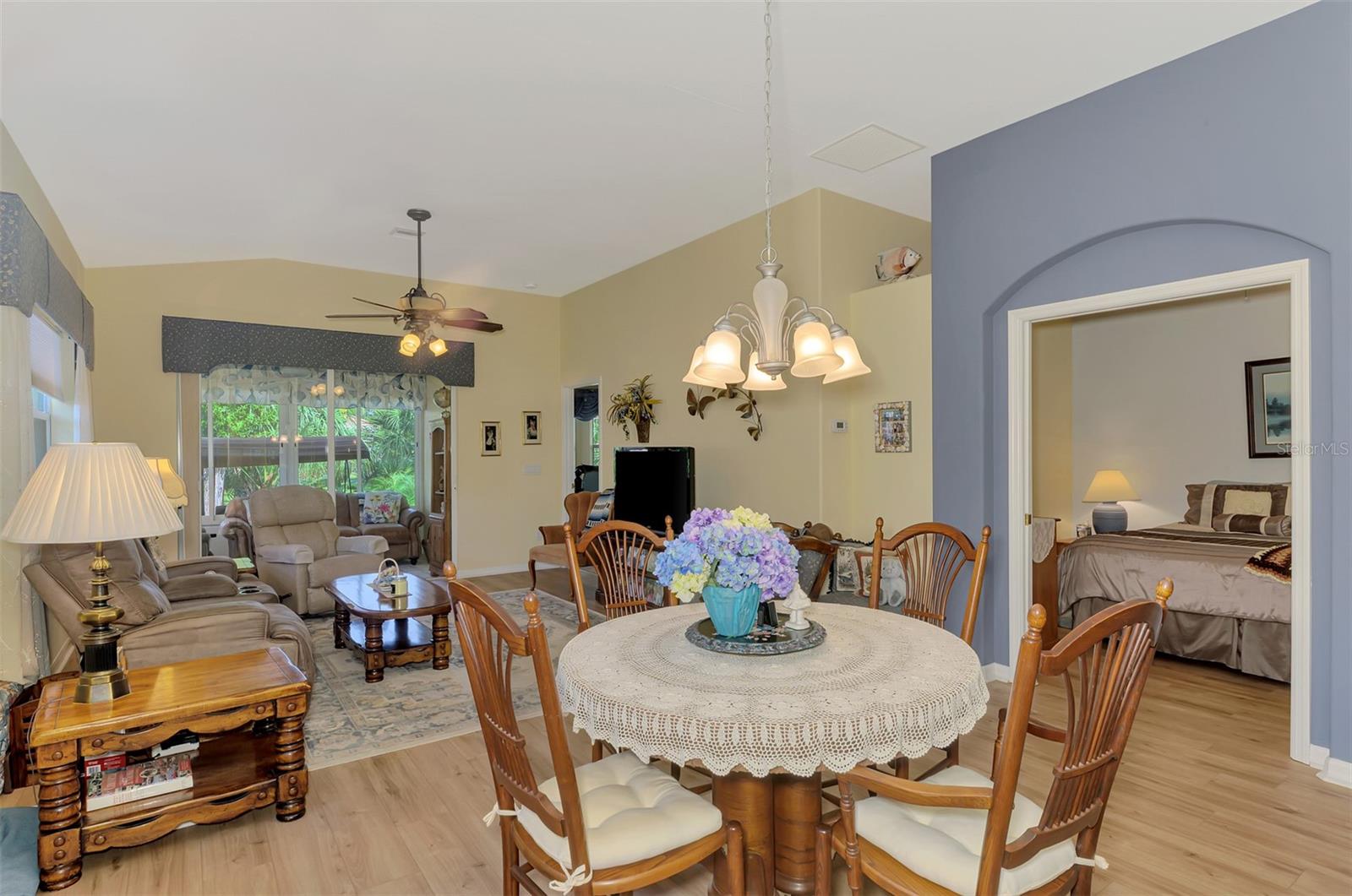 Image 8 of 62 For 1085 Yosemite Drive
