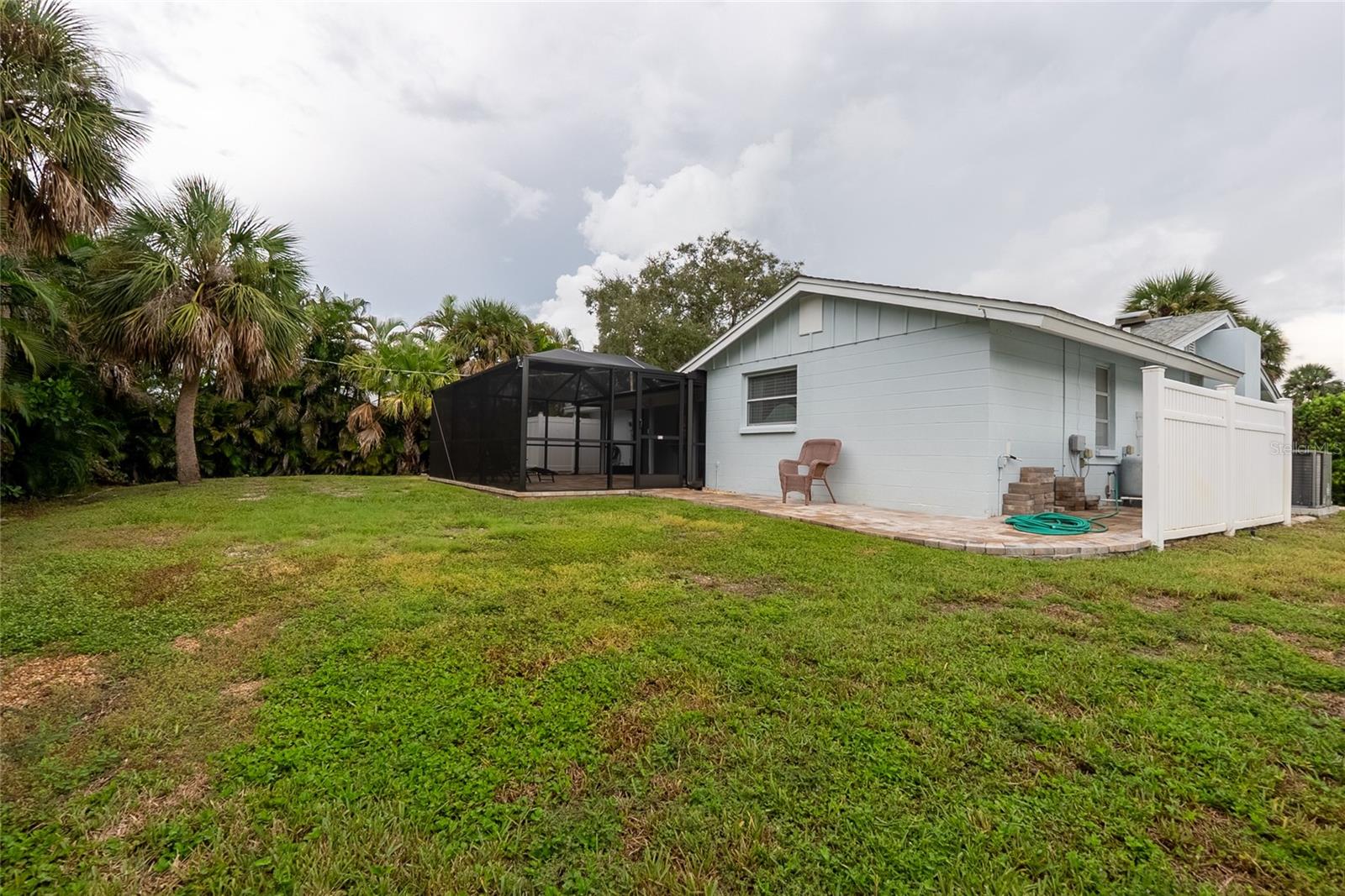 Image 29 of 41 For 417 Villas Drive