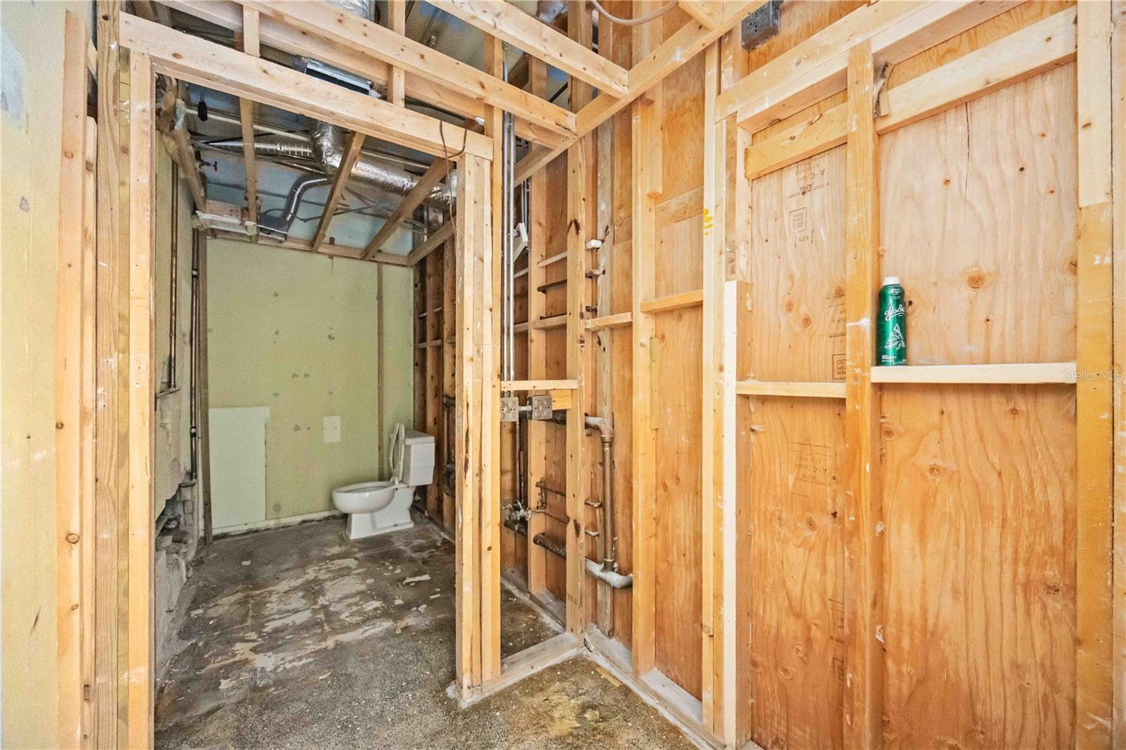 Image 12 of 37 For 214 Miami Avenue E