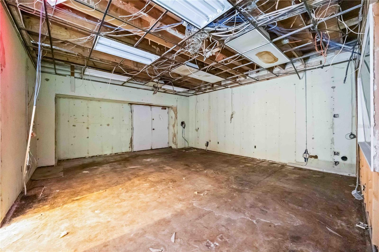 Image 14 of 37 For 214 Miami Avenue E