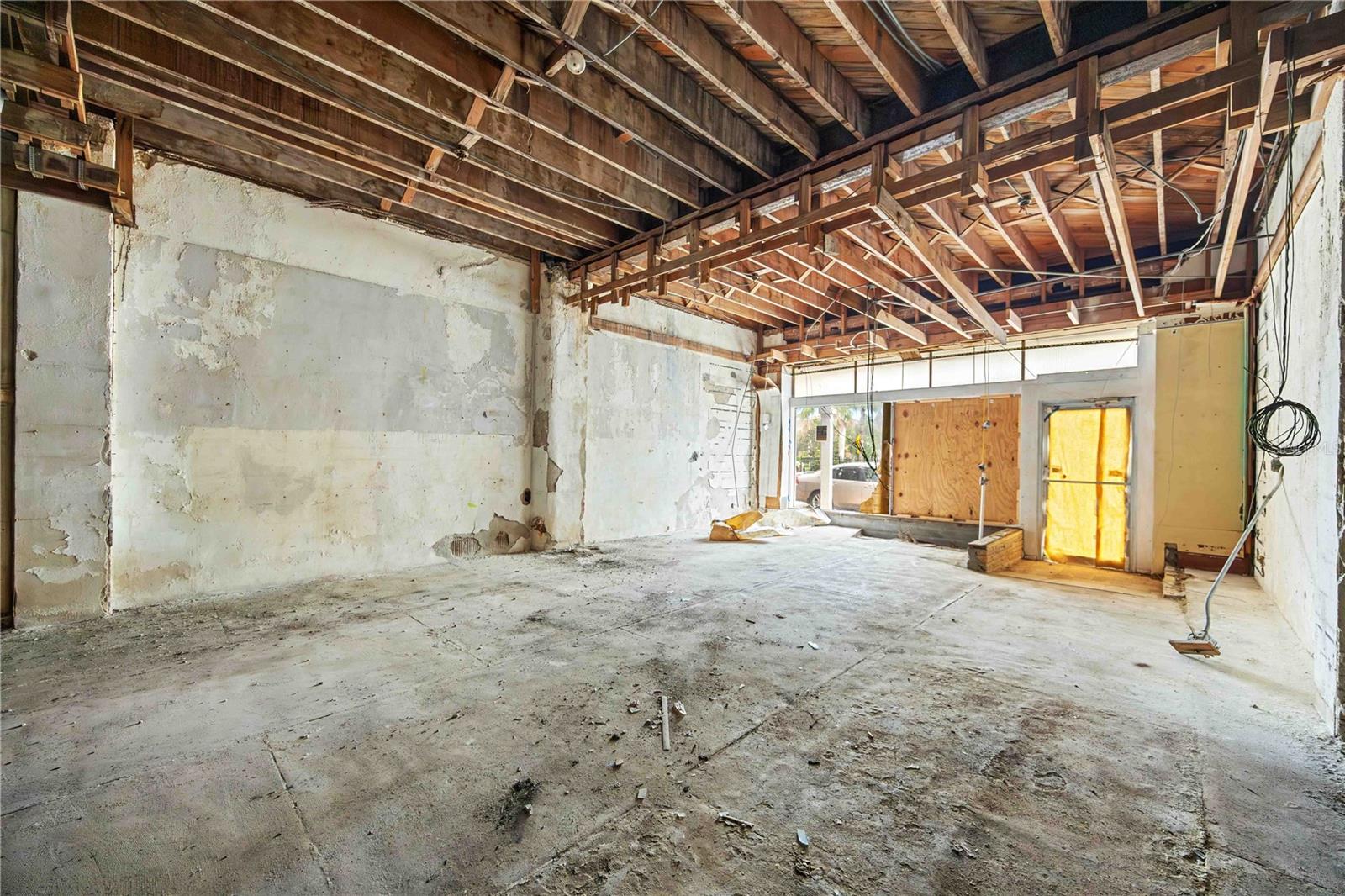Image 12 of 43 For 219 Venice Avenue