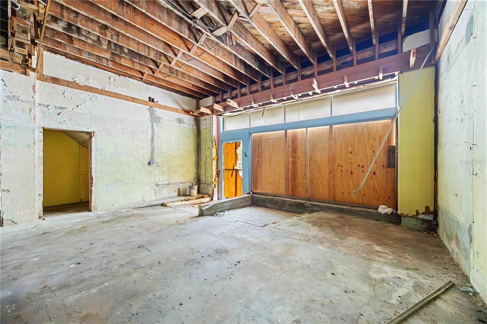 Image 15 of 43 For 219 Venice Avenue