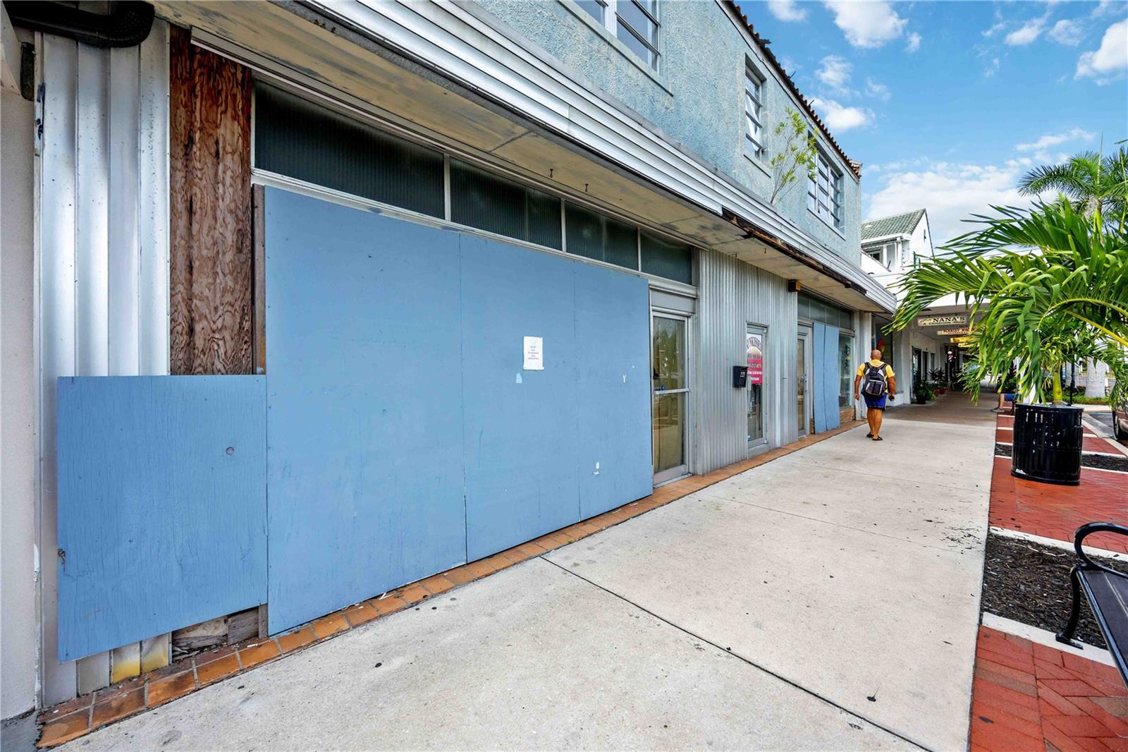 Image 3 of 43 For 219 Venice Avenue