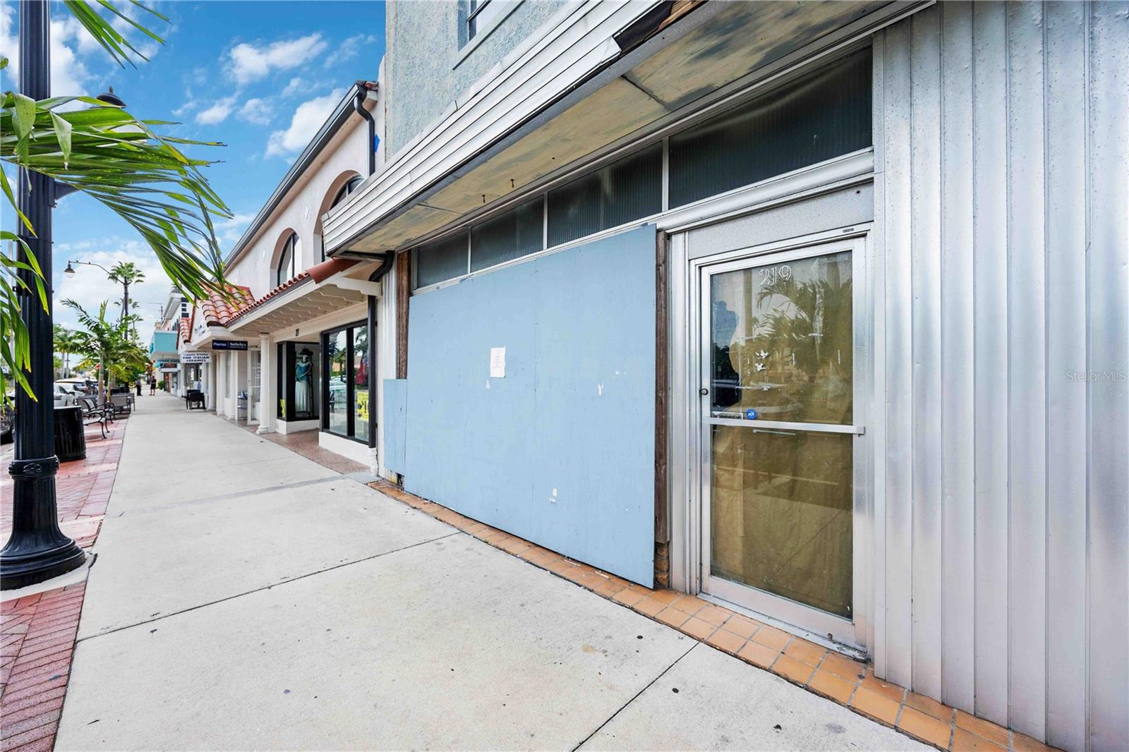 Image 4 of 43 For 219 Venice Avenue