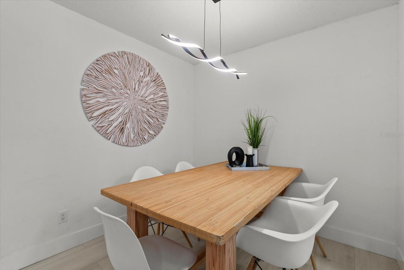Image 11 of 25 For 22375 Edgewater Drive 241