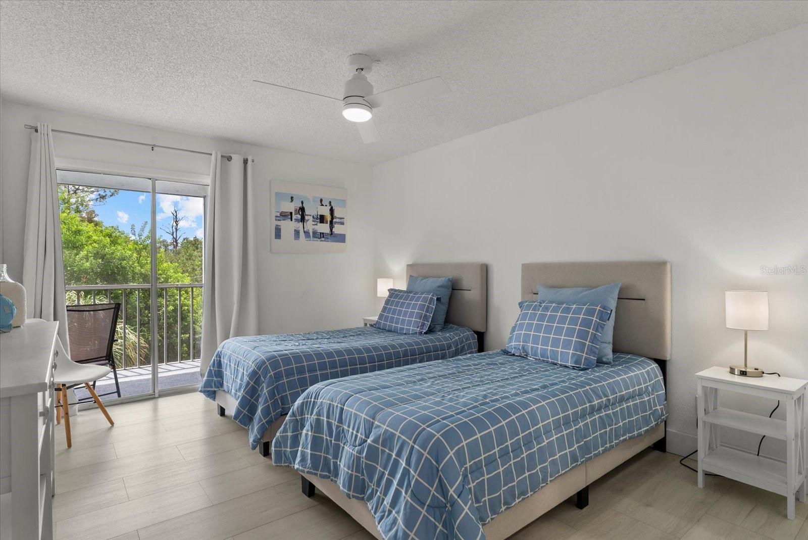 Image 14 of 25 For 22375 Edgewater Drive 241