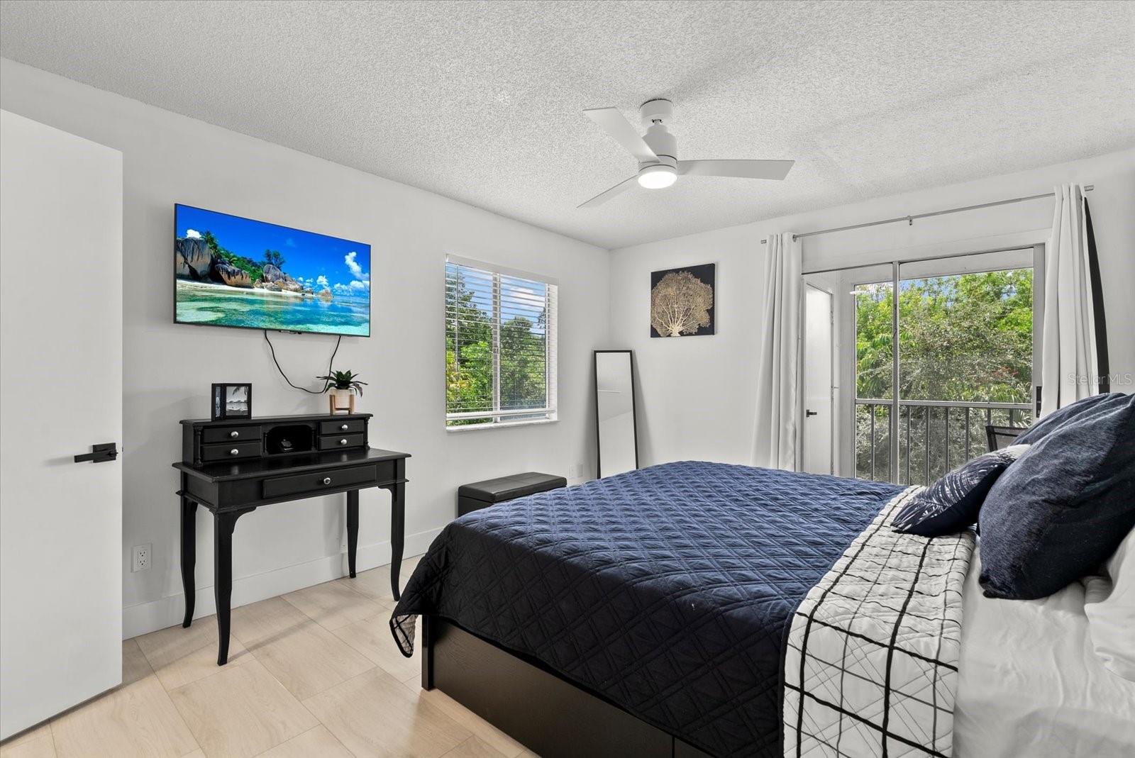 Image 17 of 25 For 22375 Edgewater Drive 241