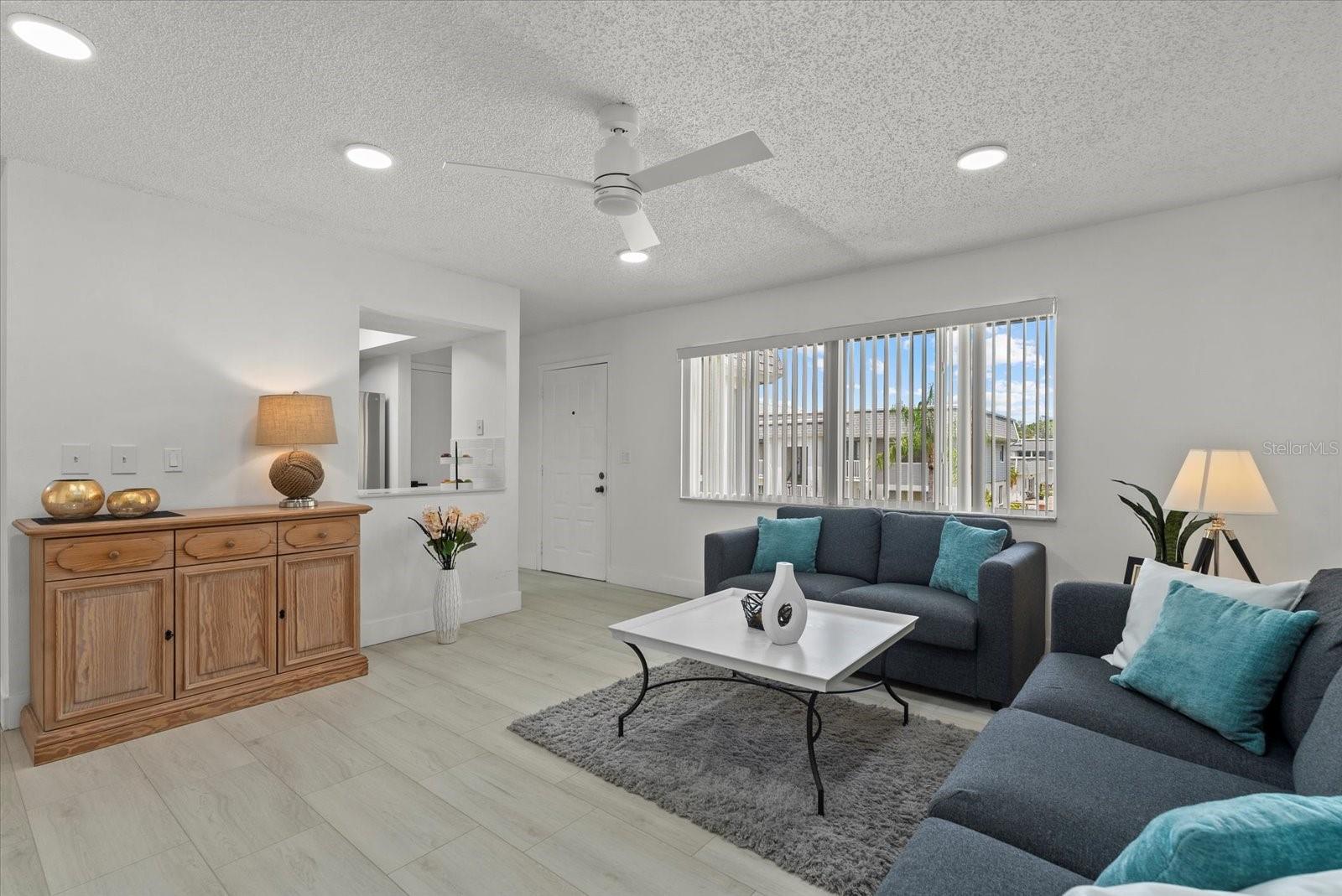 Image 5 of 25 For 22375 Edgewater Drive 241