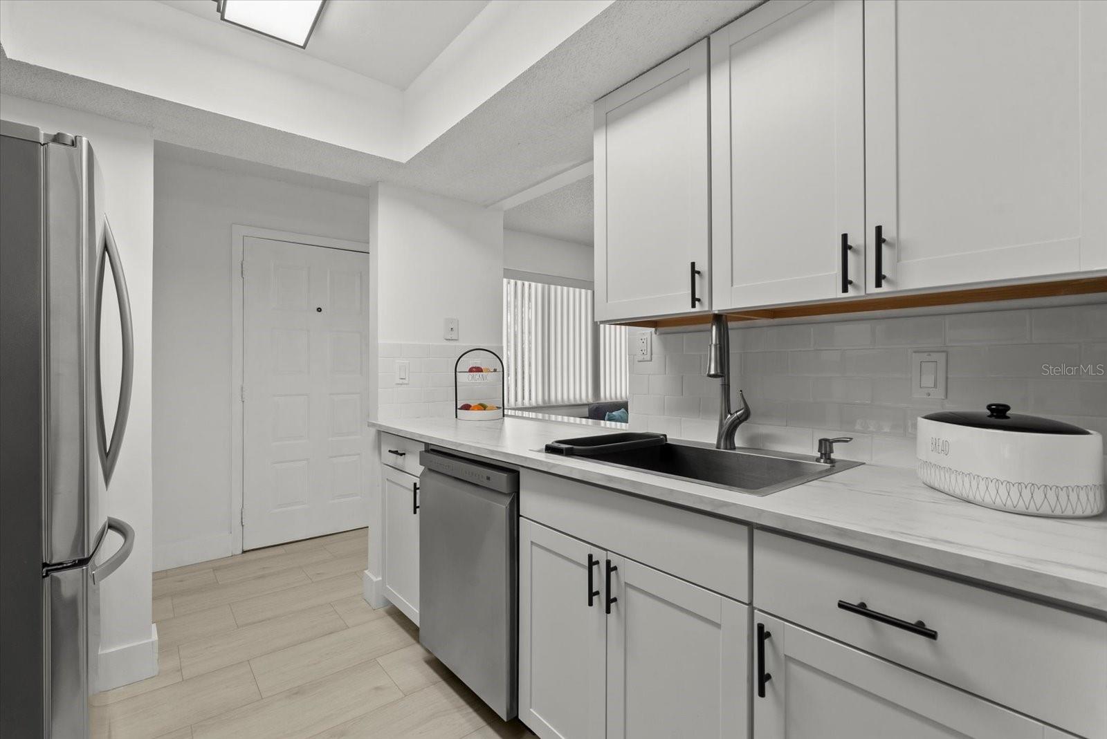 Image 8 of 25 For 22375 Edgewater Drive 241