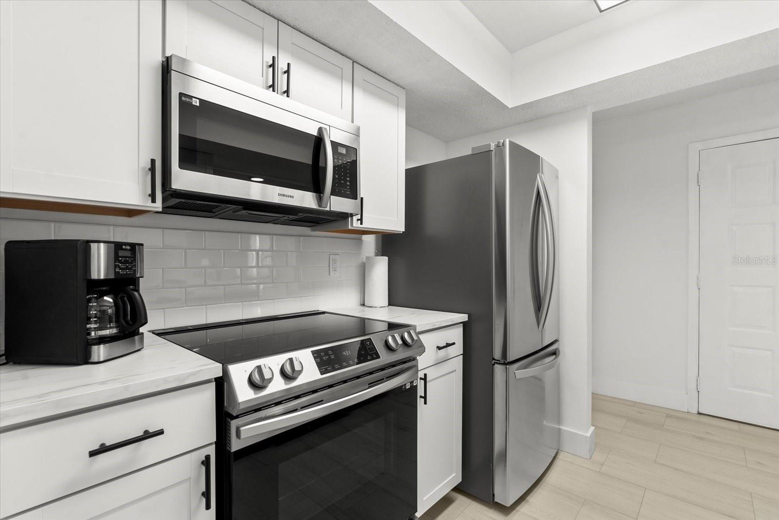 Image 9 of 25 For 22375 Edgewater Drive 241
