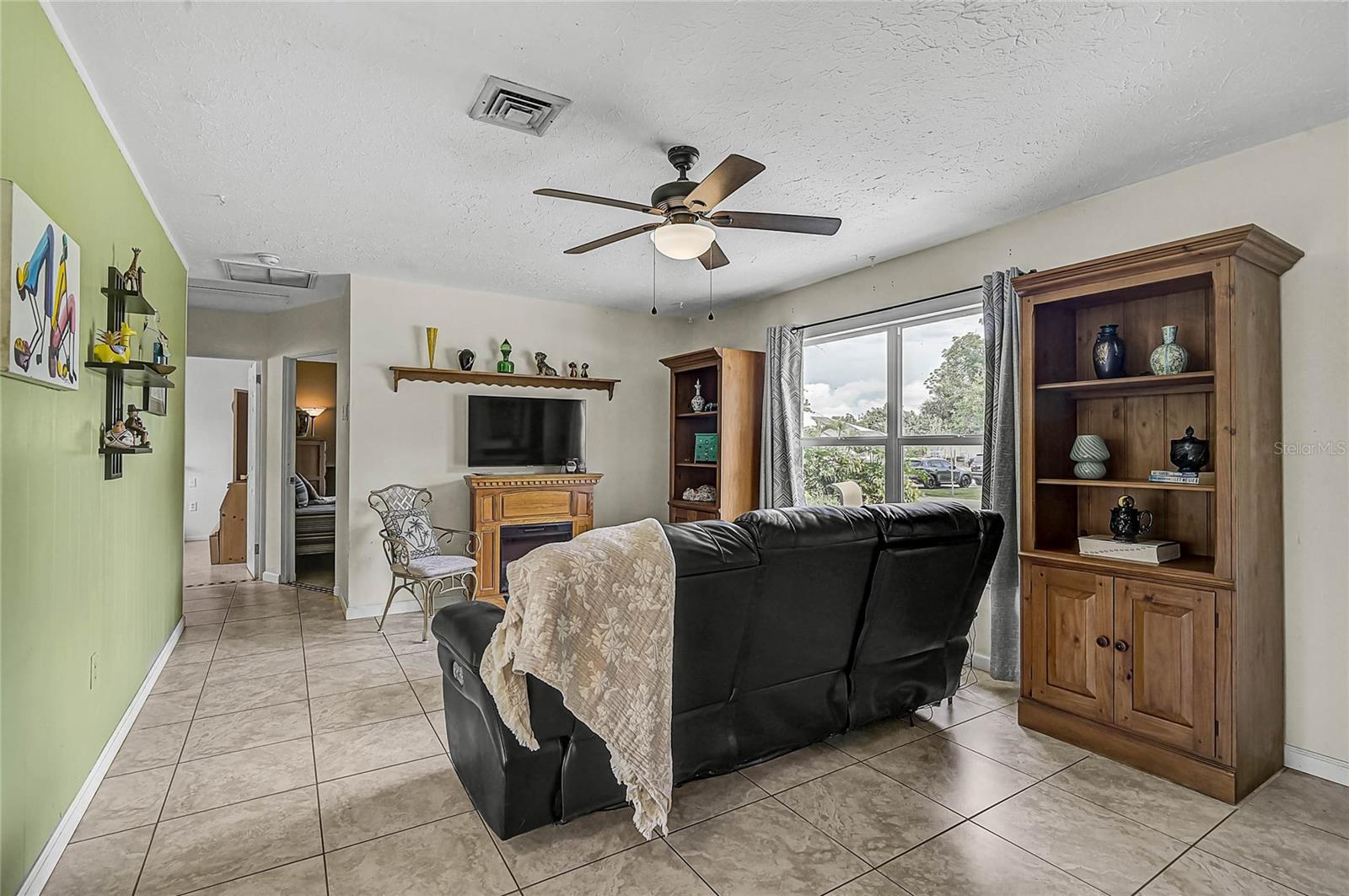 Image 3 of 30 For 4202 Pompano Road