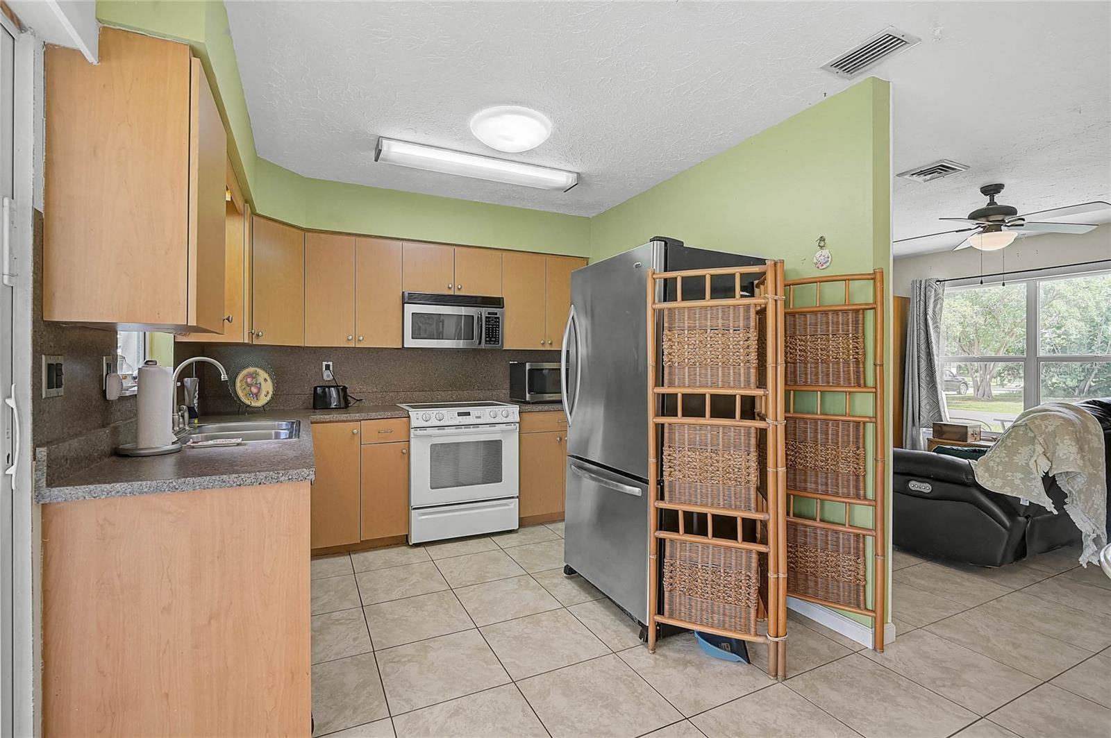 Image 8 of 30 For 4202 Pompano Road