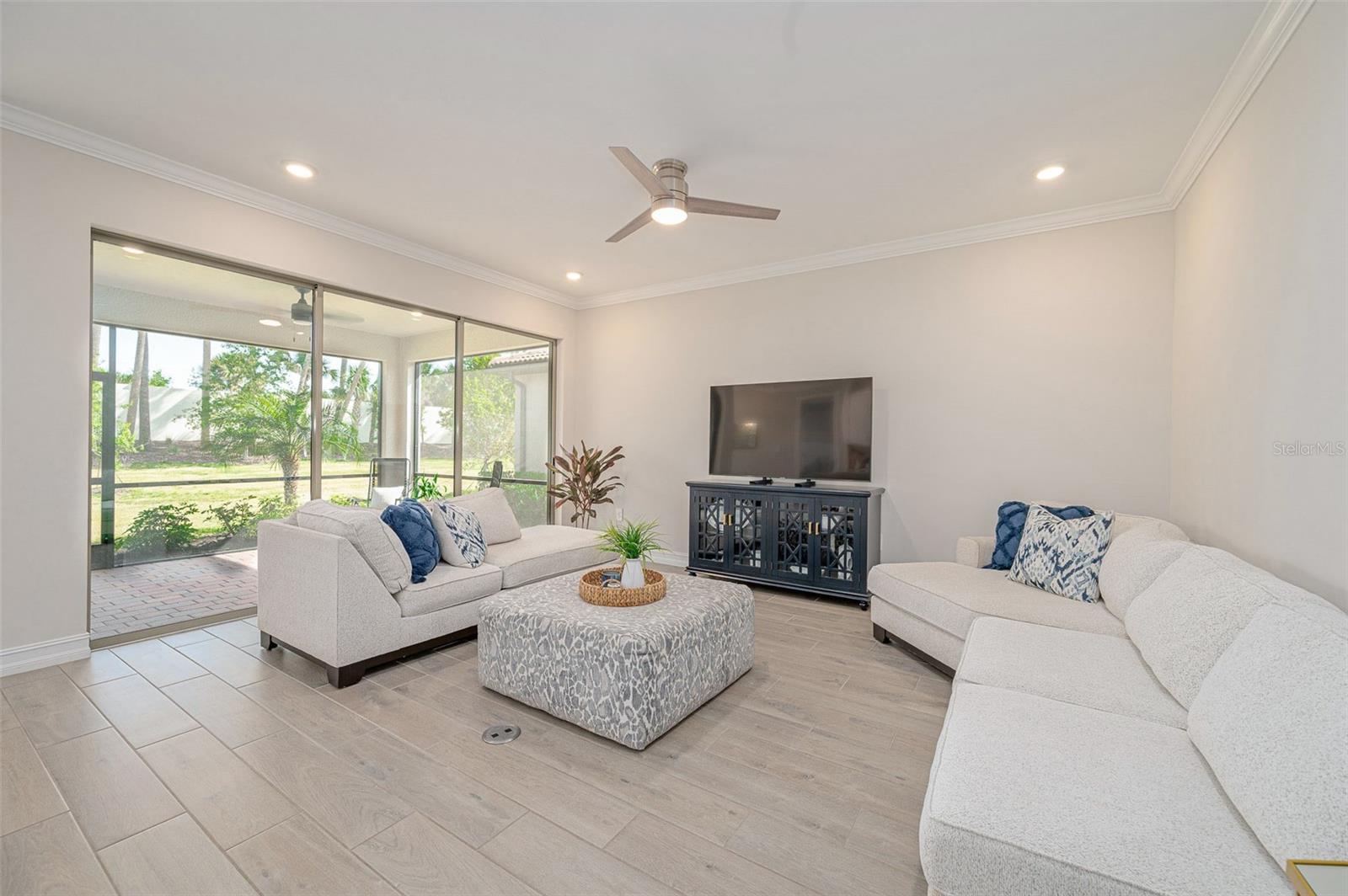 Image 16 of 86 For 288 Soliera Street