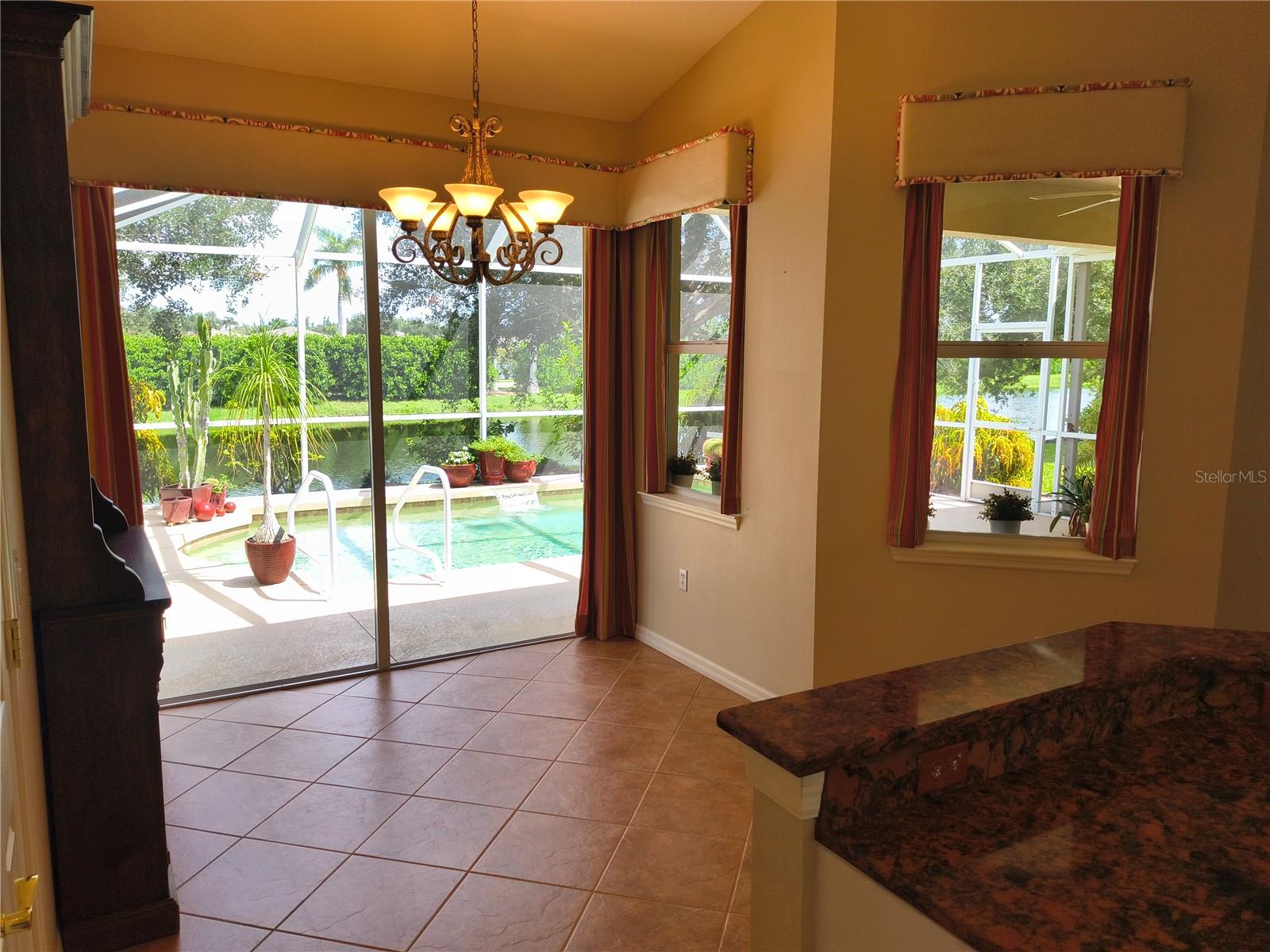 Image 15 of 30 For 214 Lake Victoria Court