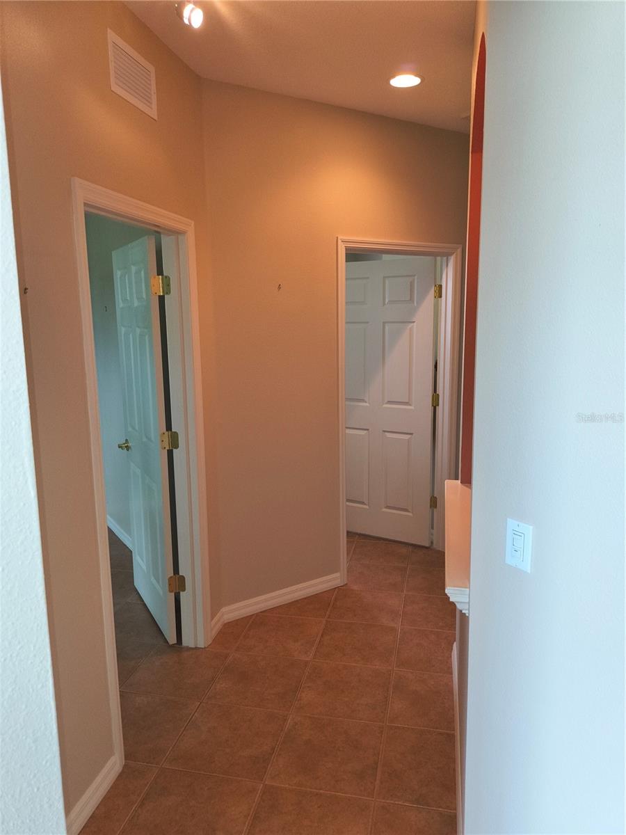 Image 16 of 30 For 214 Lake Victoria Court