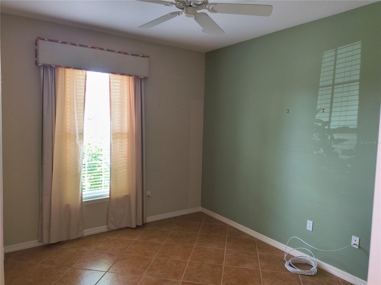 Image 17 of 30 For 214 Lake Victoria Court