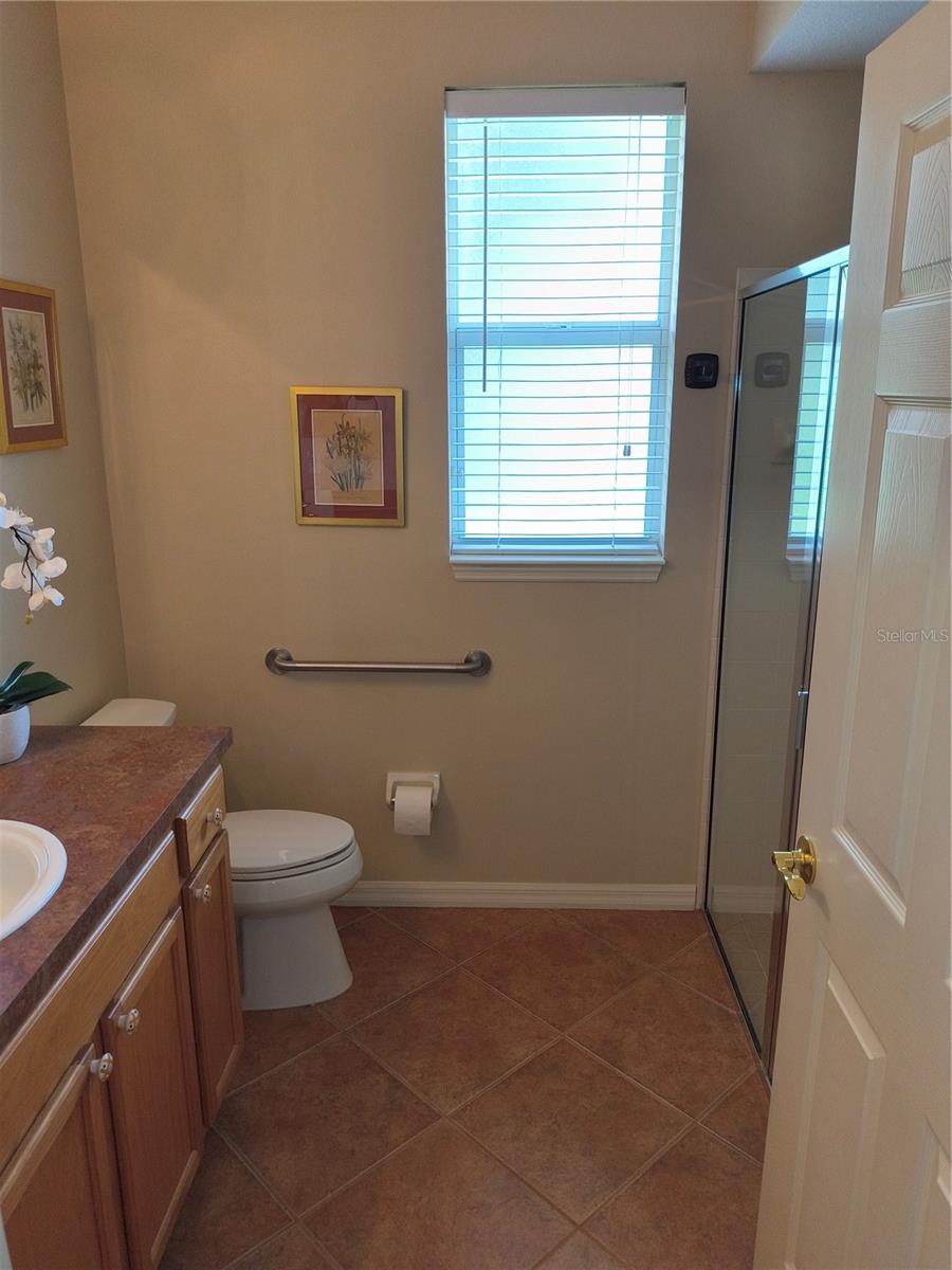 Image 18 of 30 For 214 Lake Victoria Court