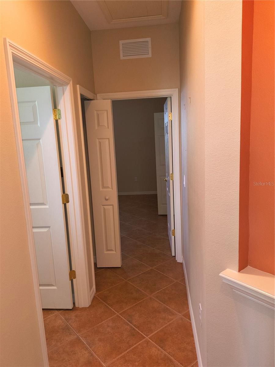 Image 19 of 30 For 214 Lake Victoria Court