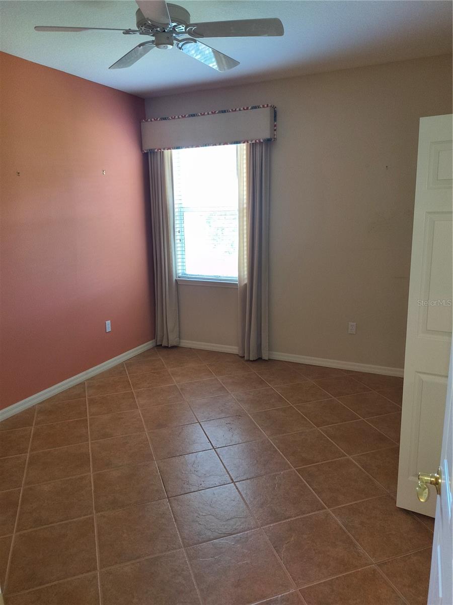 Image 20 of 30 For 214 Lake Victoria Court