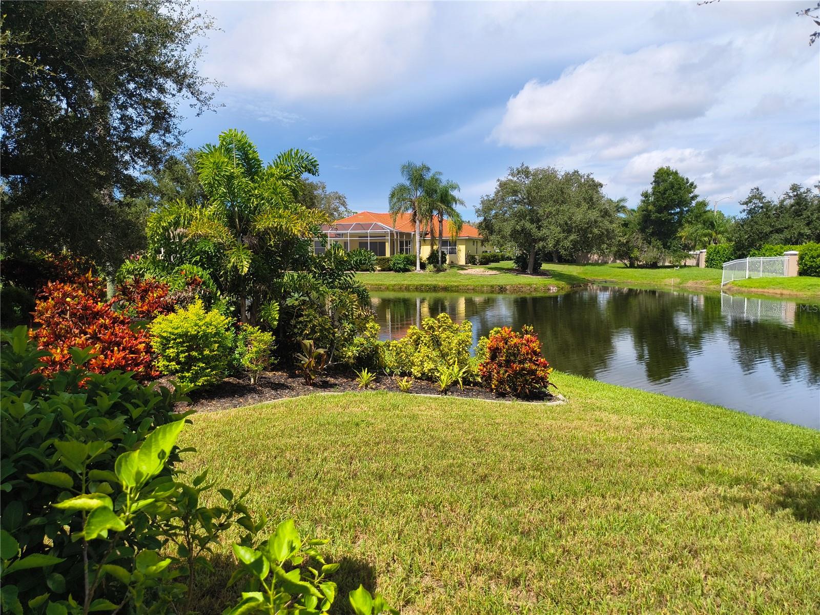 Image 29 of 30 For 214 Lake Victoria Court