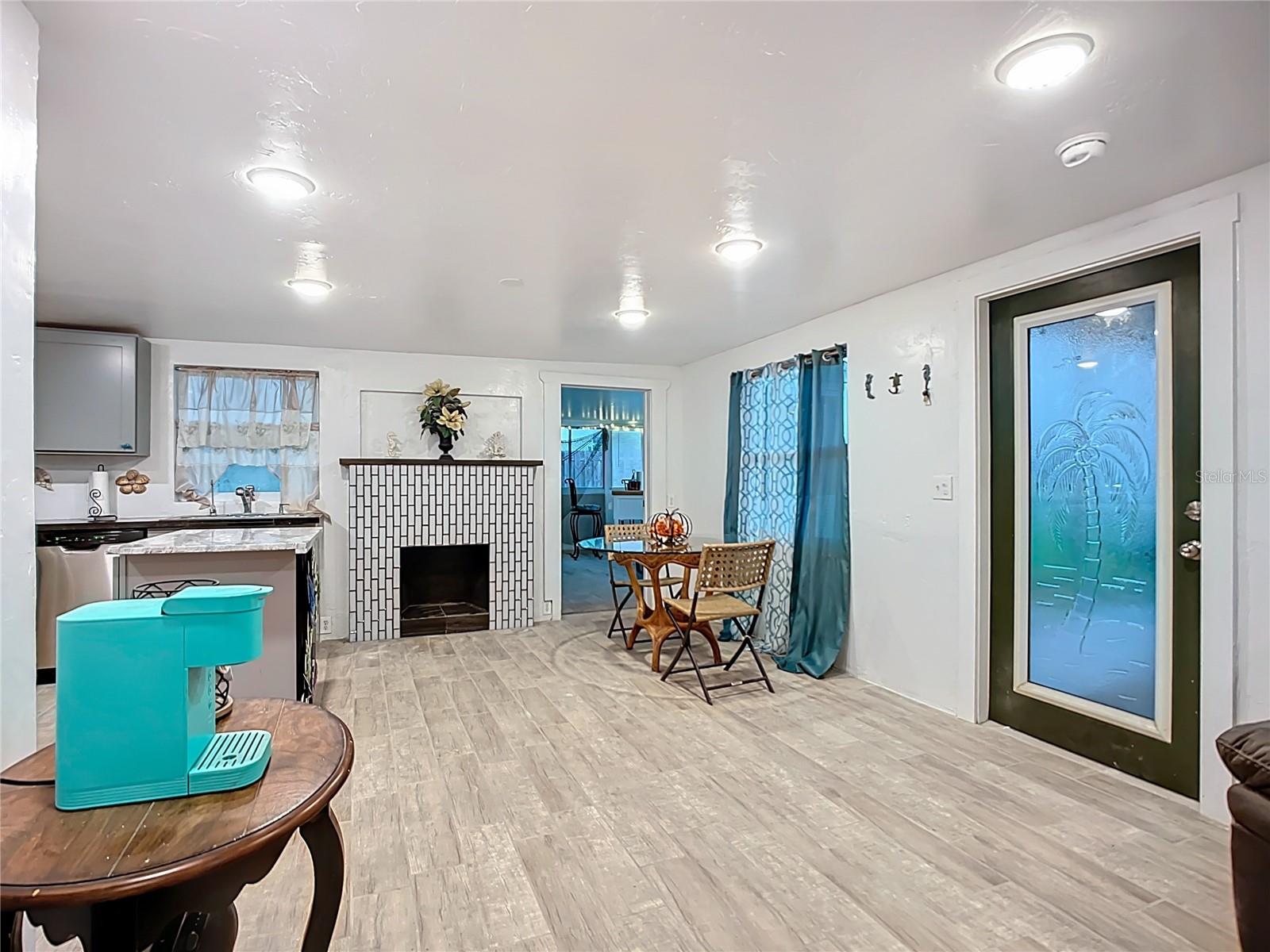 Image 12 of 34 For 2060 Pine Street