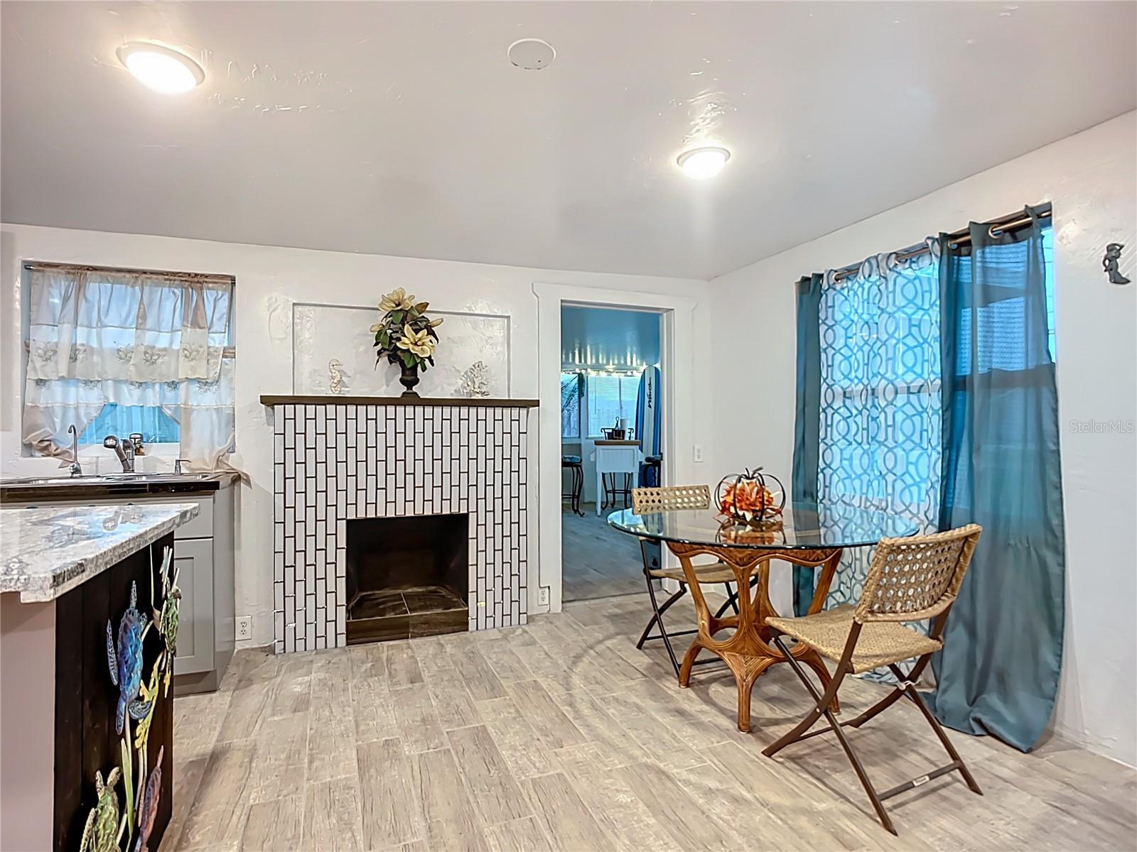 Image 7 of 34 For 2060 Pine Street