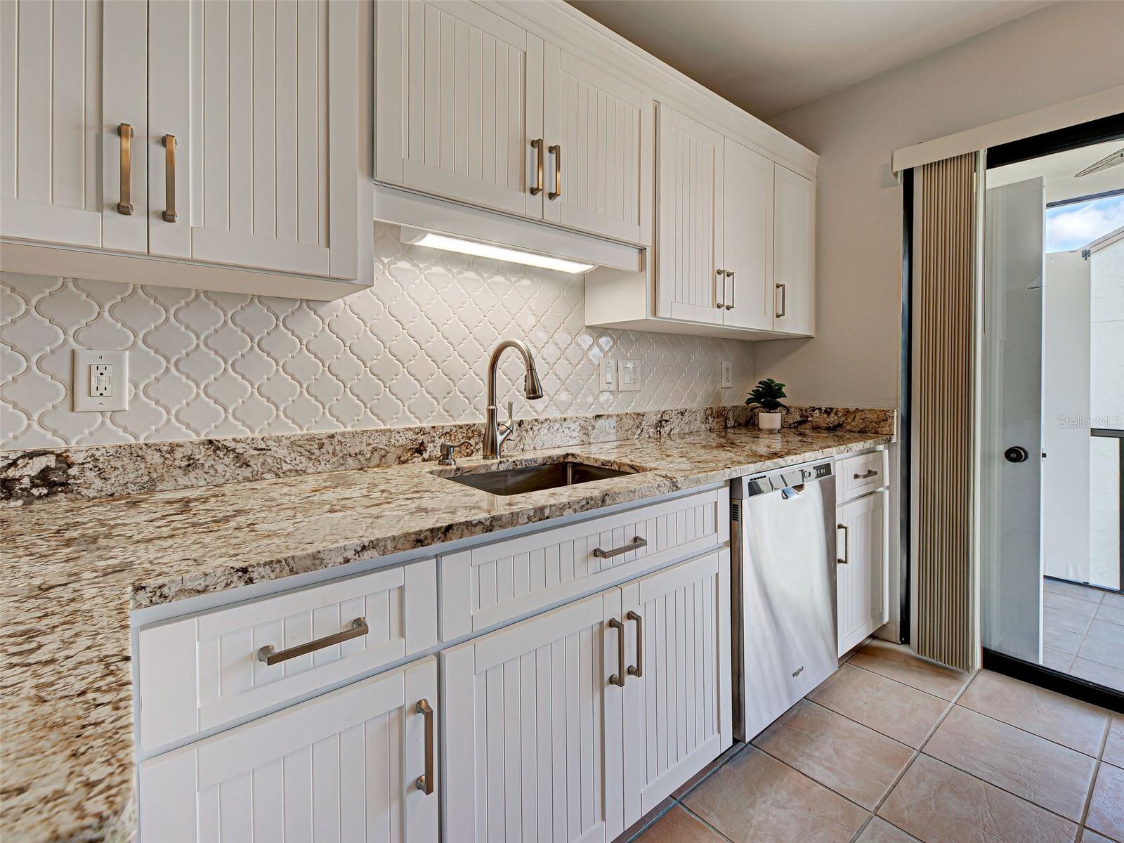 Image 11 of 75 For 990 Bird Bay Way 258