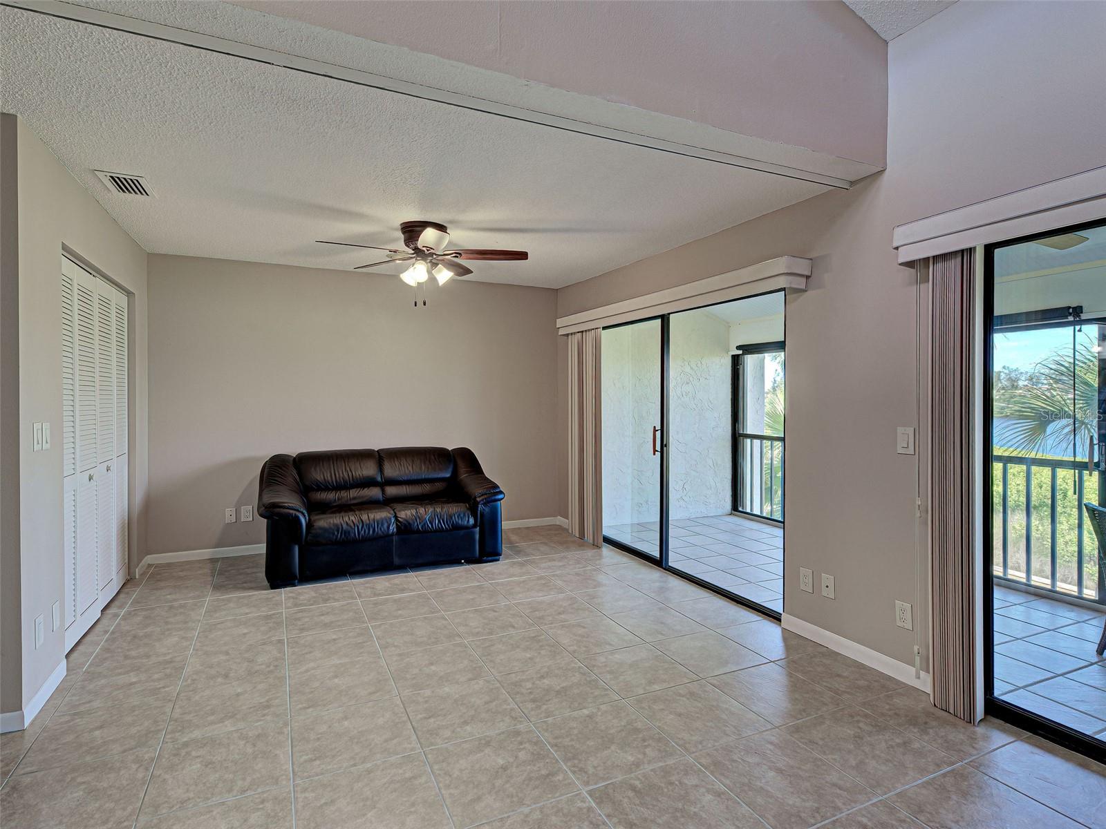 Image 25 of 75 For 990 Bird Bay Way 258
