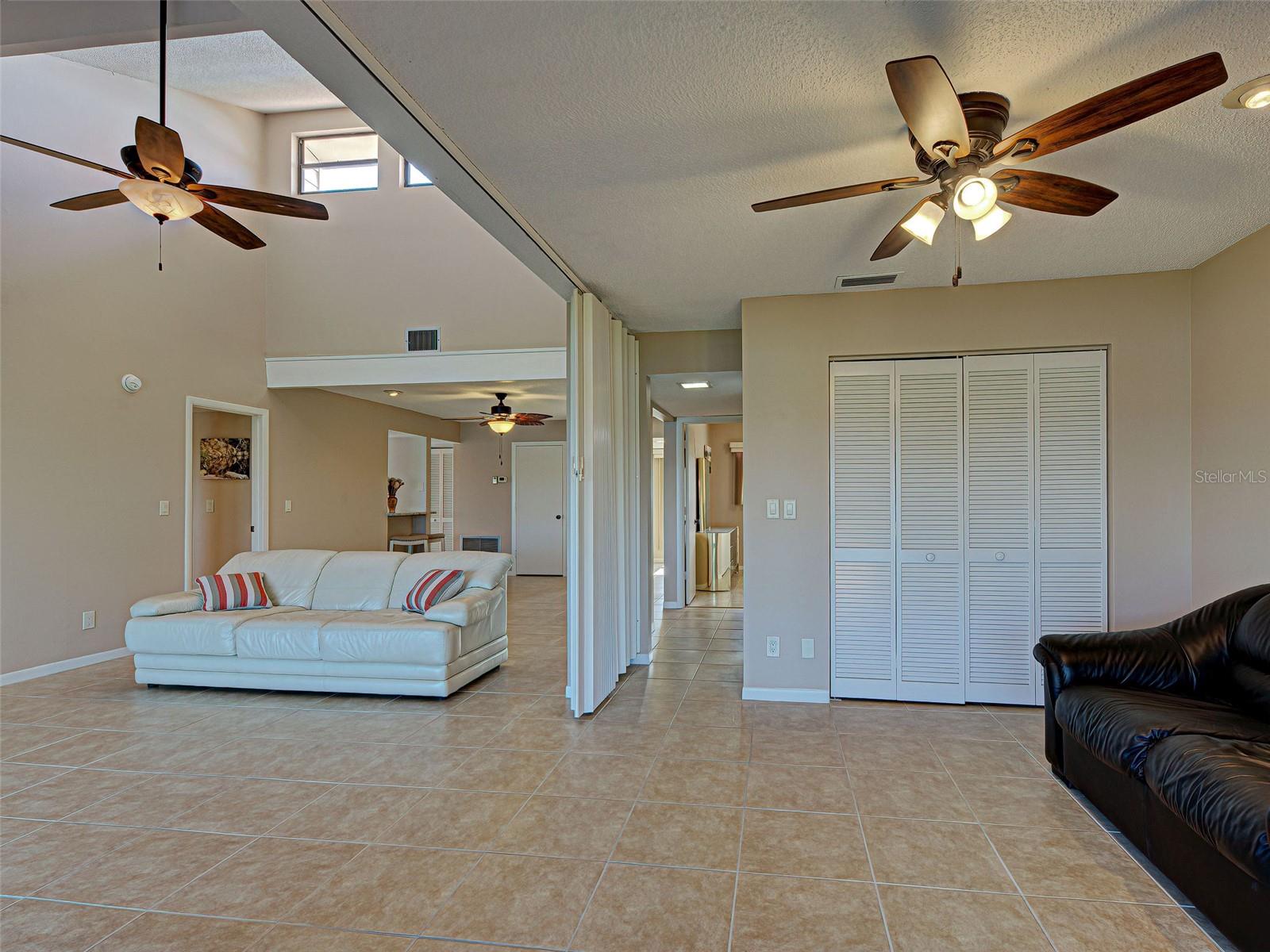 Image 27 of 75 For 990 Bird Bay Way 258
