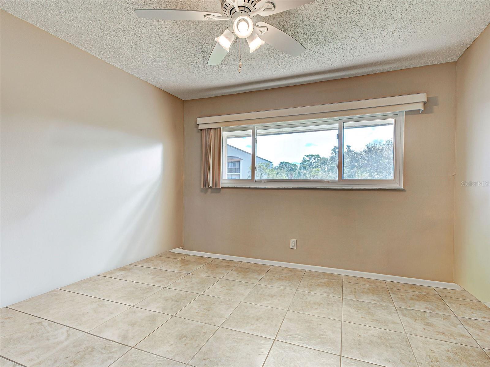 Image 40 of 75 For 990 Bird Bay Way 258