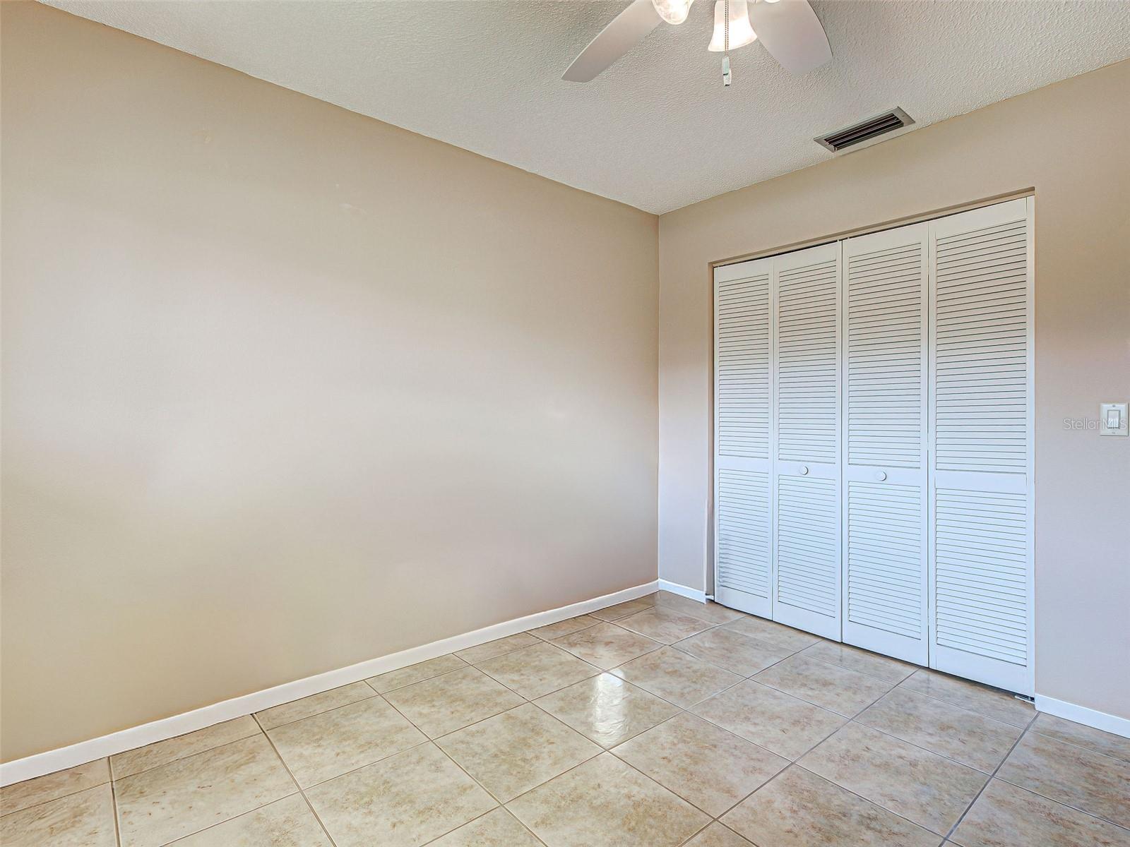 Image 41 of 75 For 990 Bird Bay Way 258