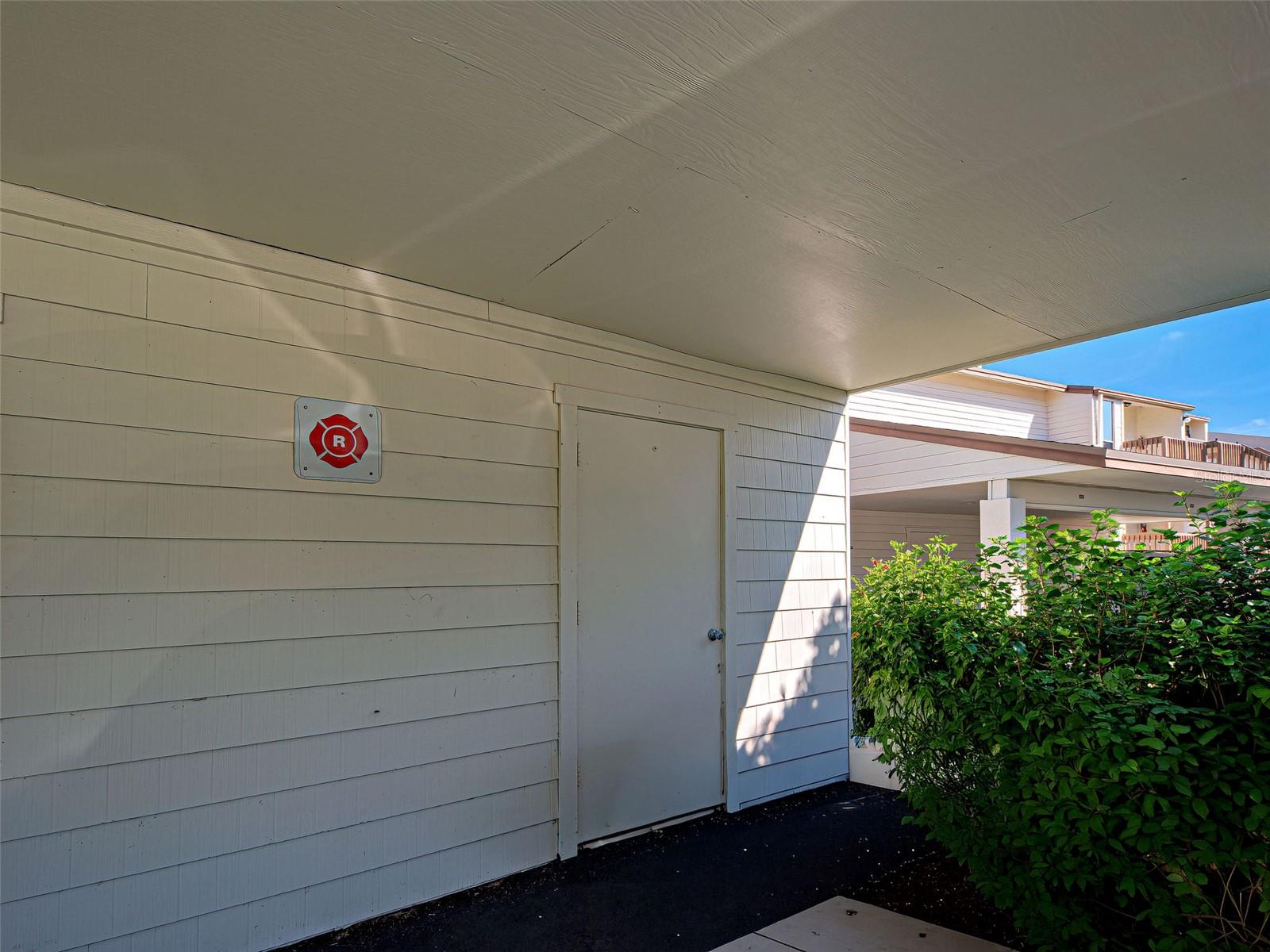 Image 46 of 75 For 990 Bird Bay Way 258