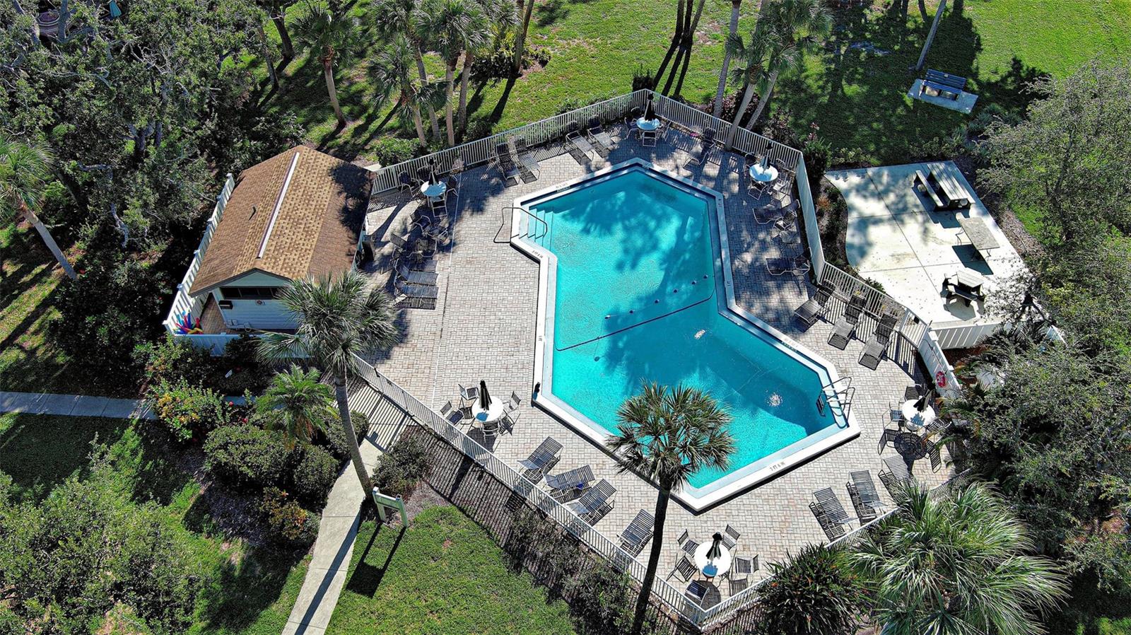 Image 57 of 75 For 990 Bird Bay Way 258